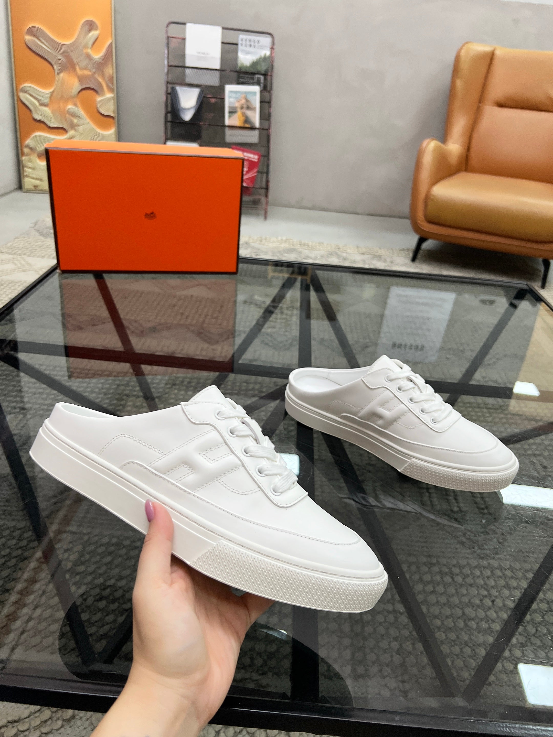 HM Men's Keep Mule White Cowhide 708686