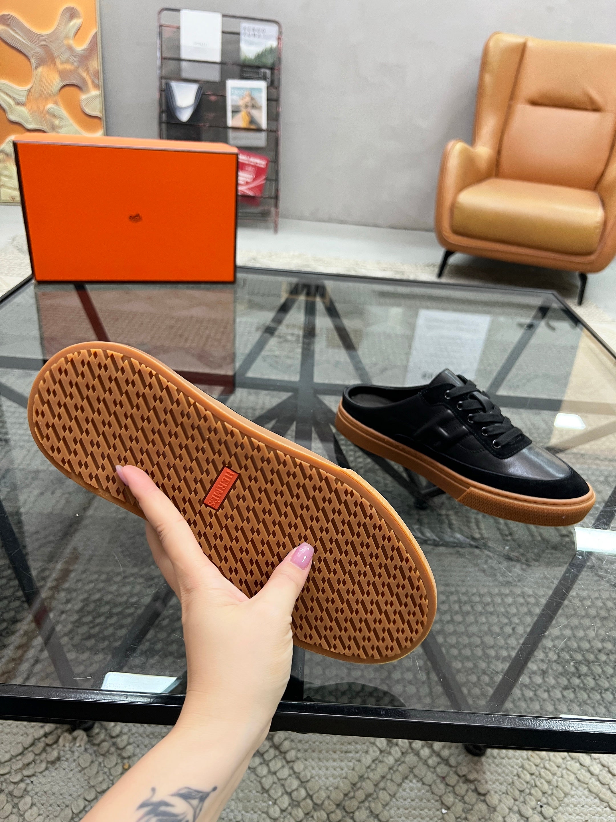 HM Men's Keep Mule Black Cowhide 708687