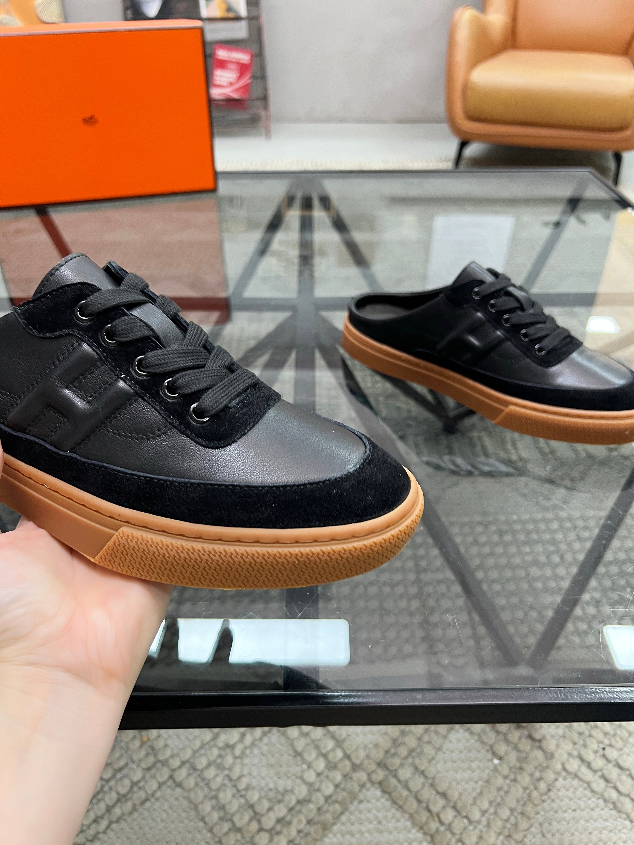 HM Men's Keep Mule Black Cowhide 708687