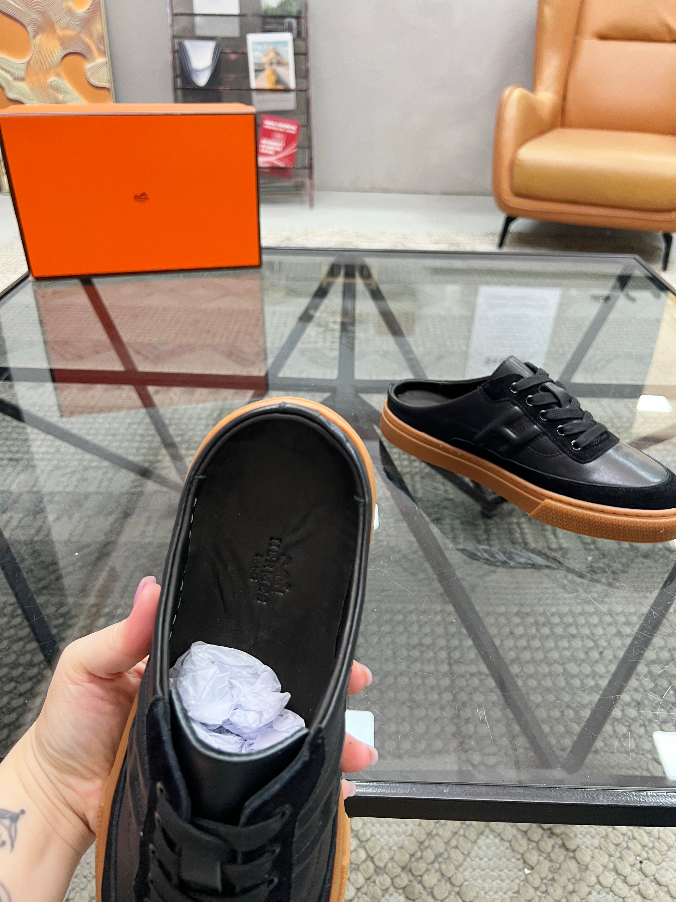 HM Men's Keep Mule Black Cowhide 708687