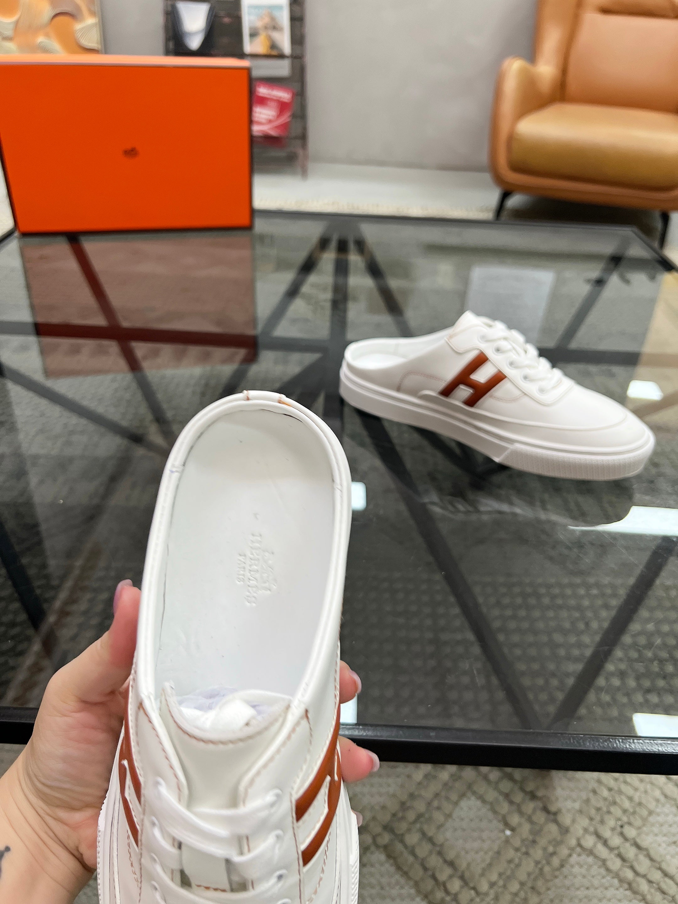 HM Men's Keep Mule White Brown Cowhide 708688