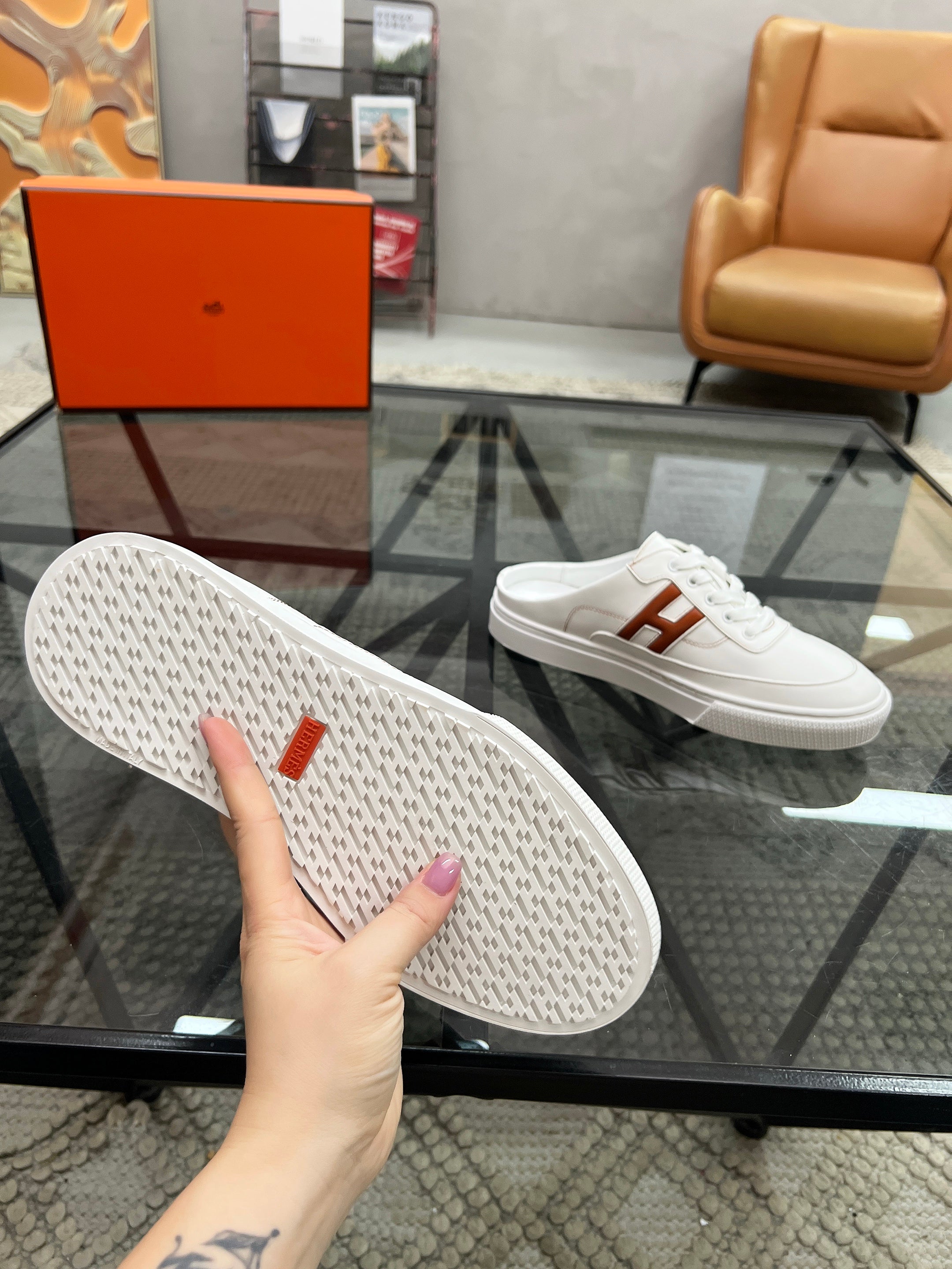 HM Men's Keep Mule White Brown Cowhide 708688