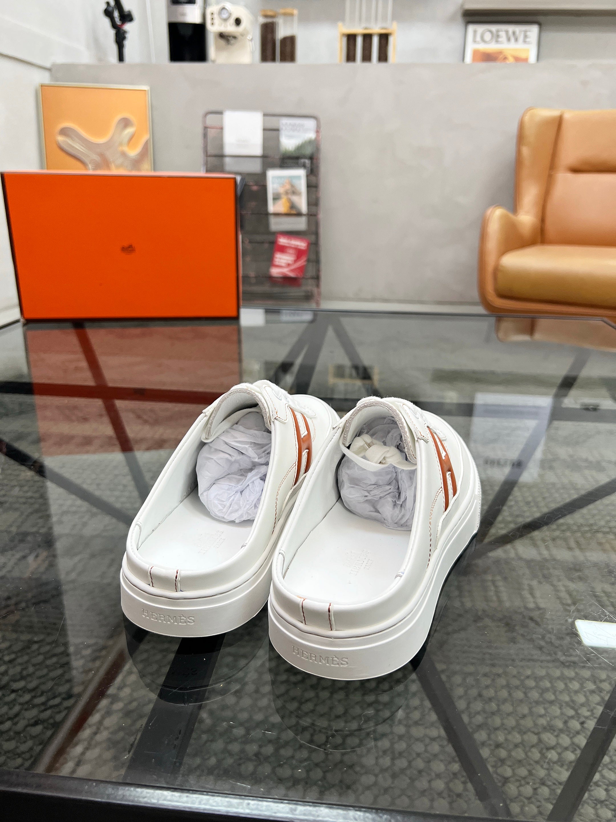 HM Men's Keep Mule White Brown Cowhide 708688