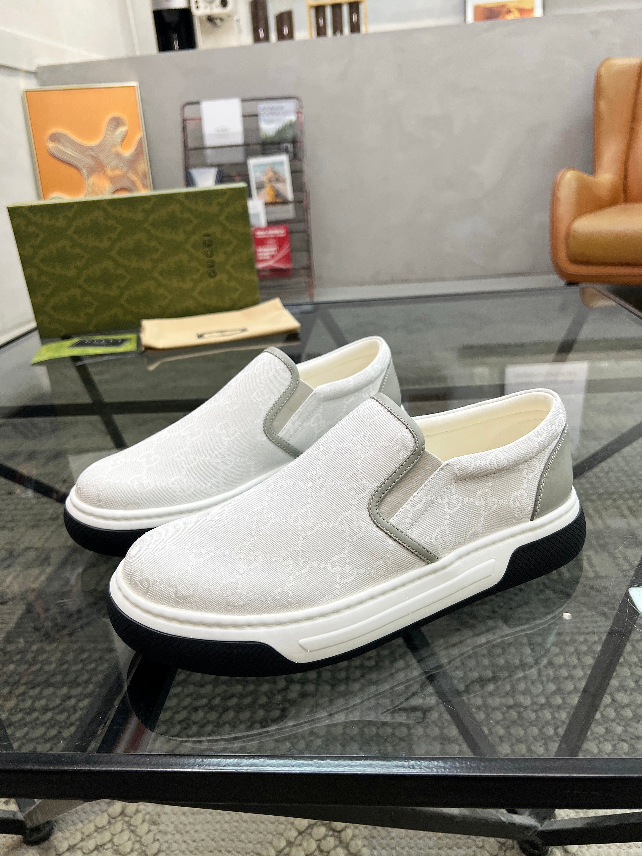 GG Men's Slip on Loafer White Printed Fabric 721523