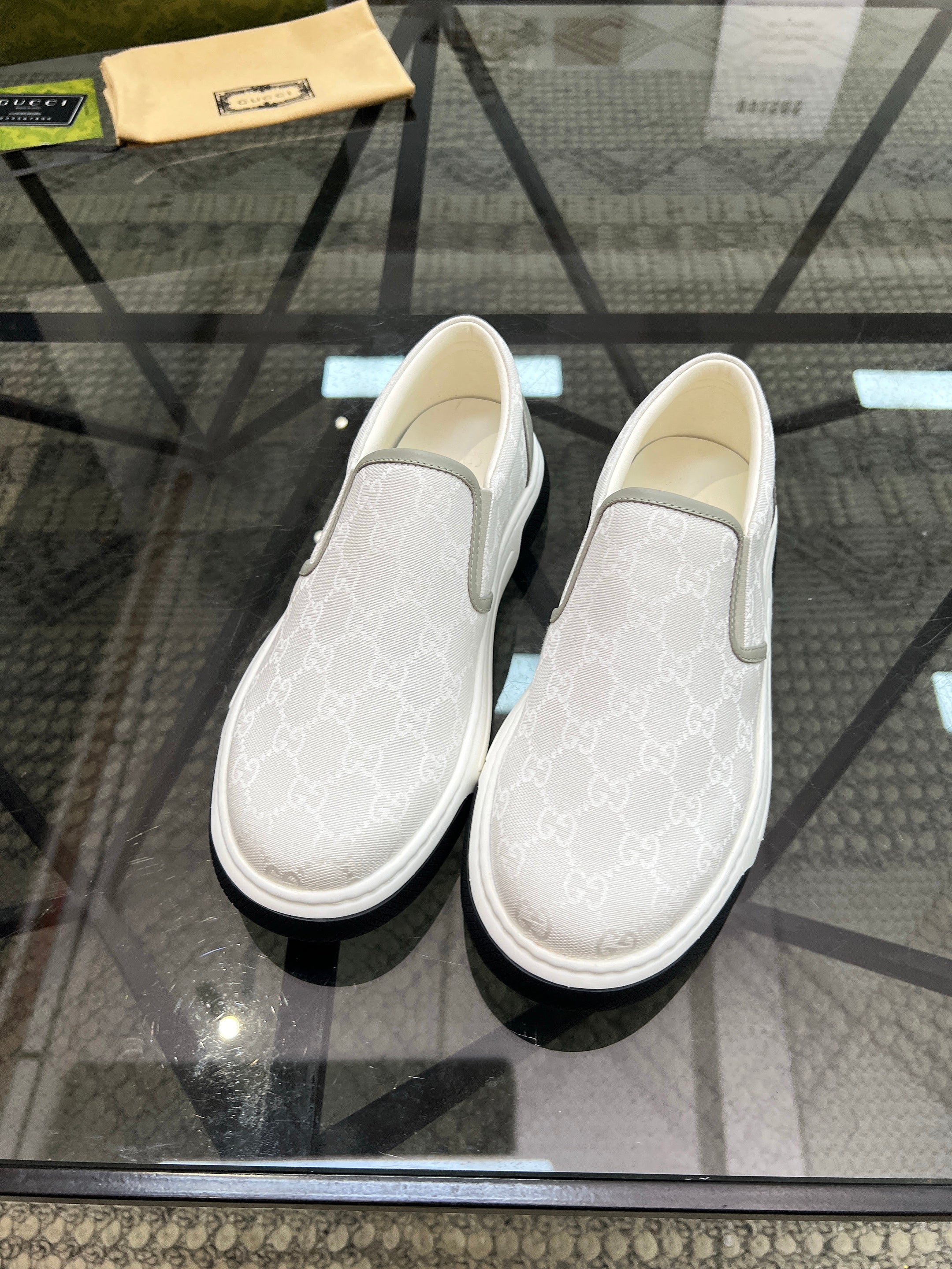 GG Men's Slip on Loafer White Printed Fabric 721523