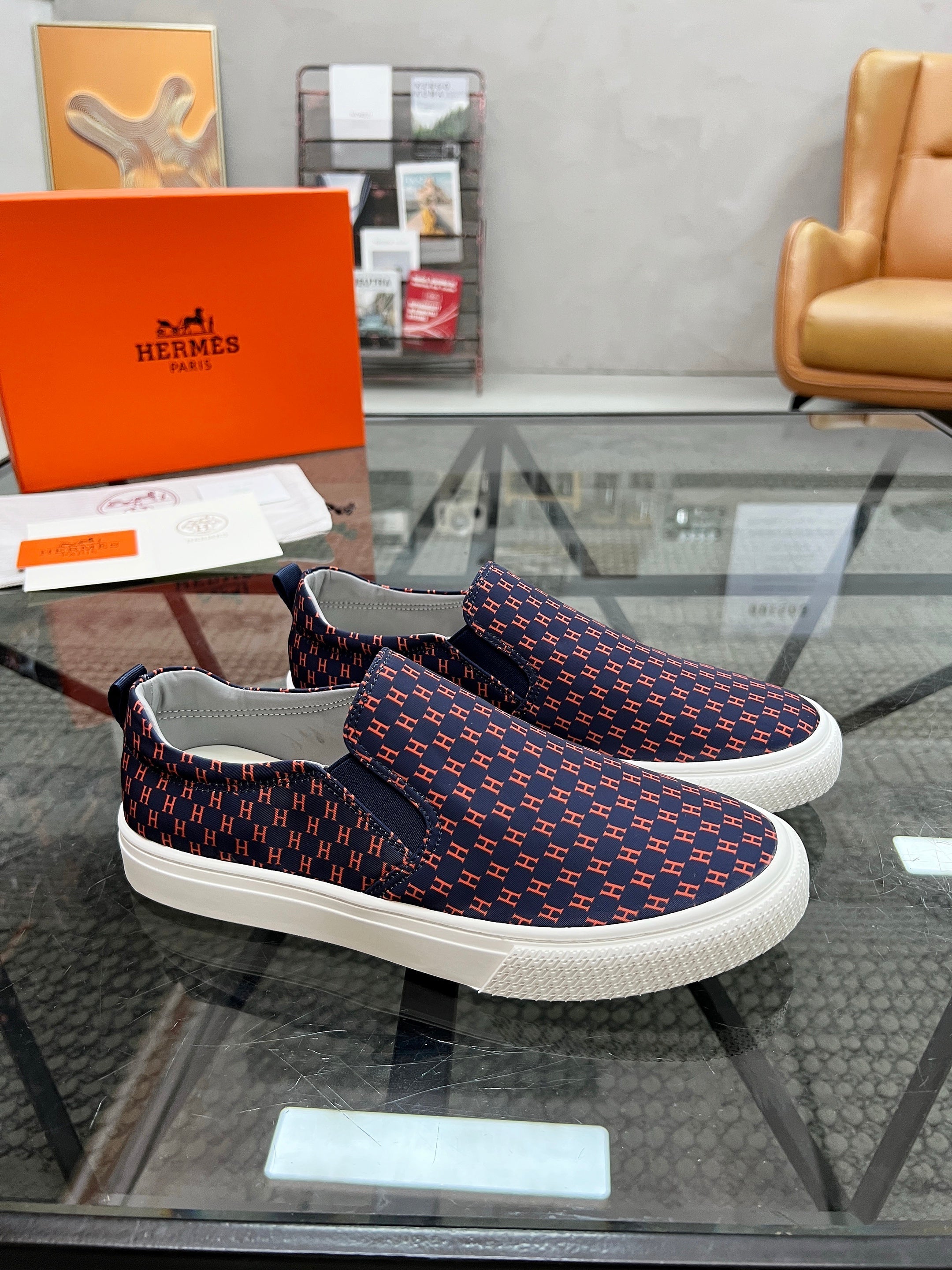 HM Men's Lucky Slip-on Blue Red Printed Fabric 741688