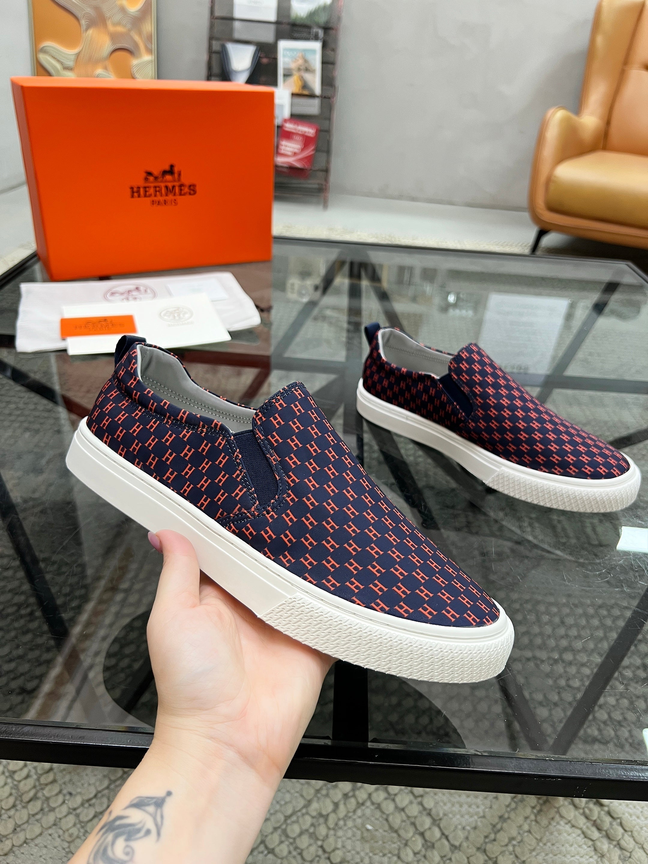 HM Men's Lucky Slip-on Blue Red Printed Fabric 741688