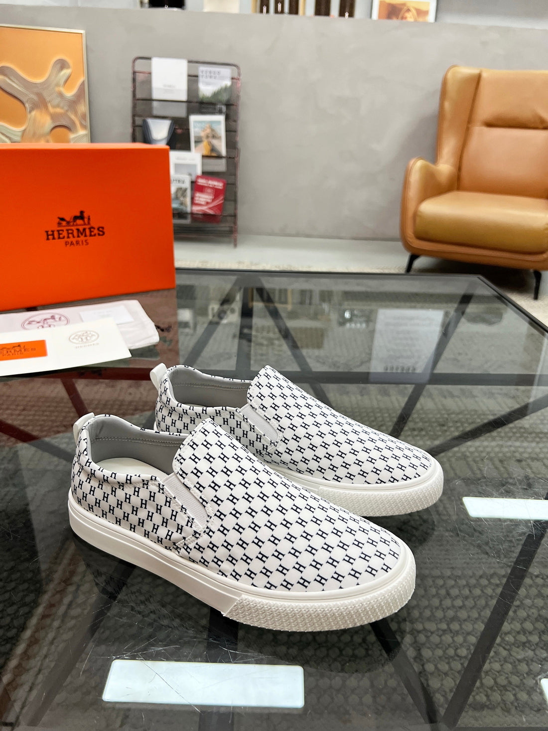 HM Men's Lucky Slip-on White Printed Fabric 741691