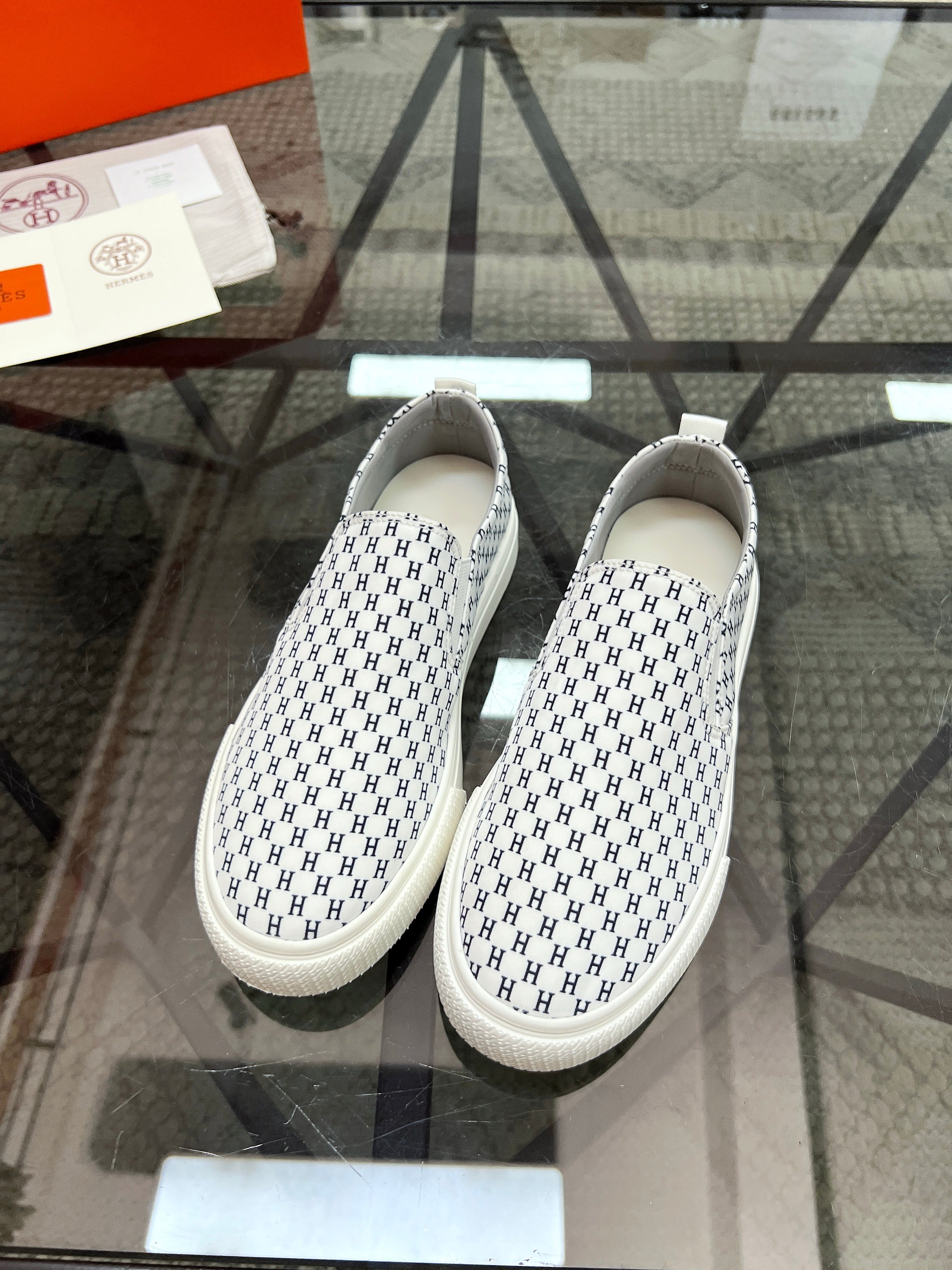 HM Men's Lucky Slip-on White Printed Fabric 741691