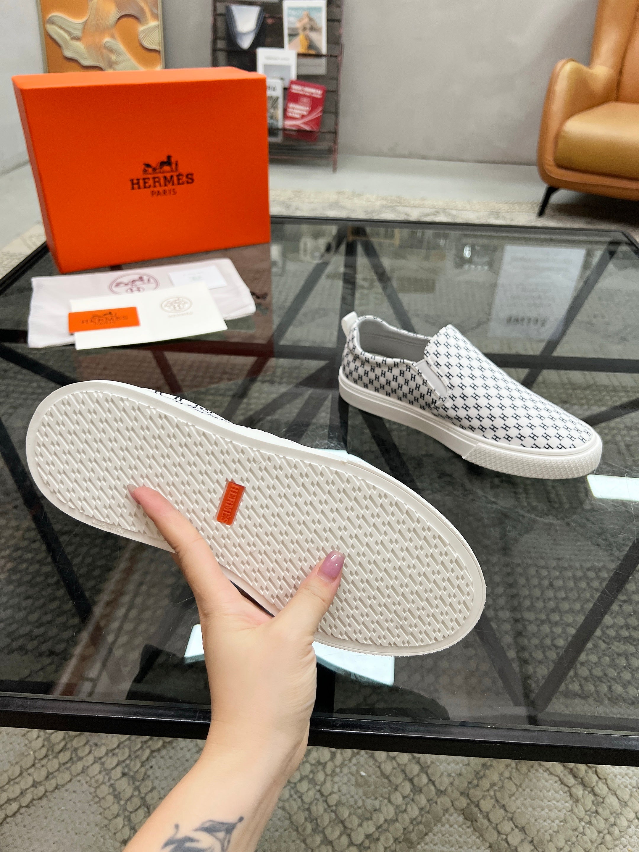 HM Men's Lucky Slip-on White Printed Fabric 741691