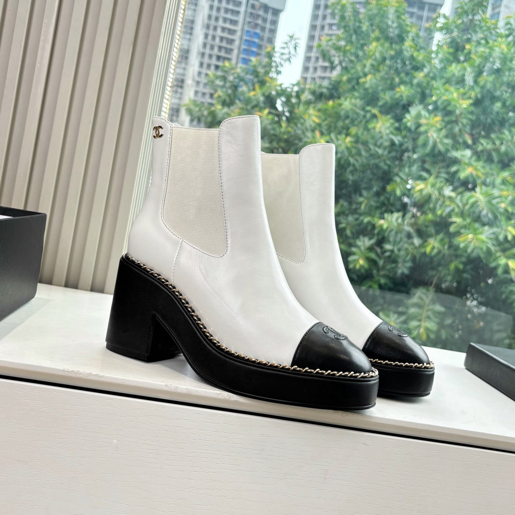 CC 25 Short Boot White Calfskin 430305