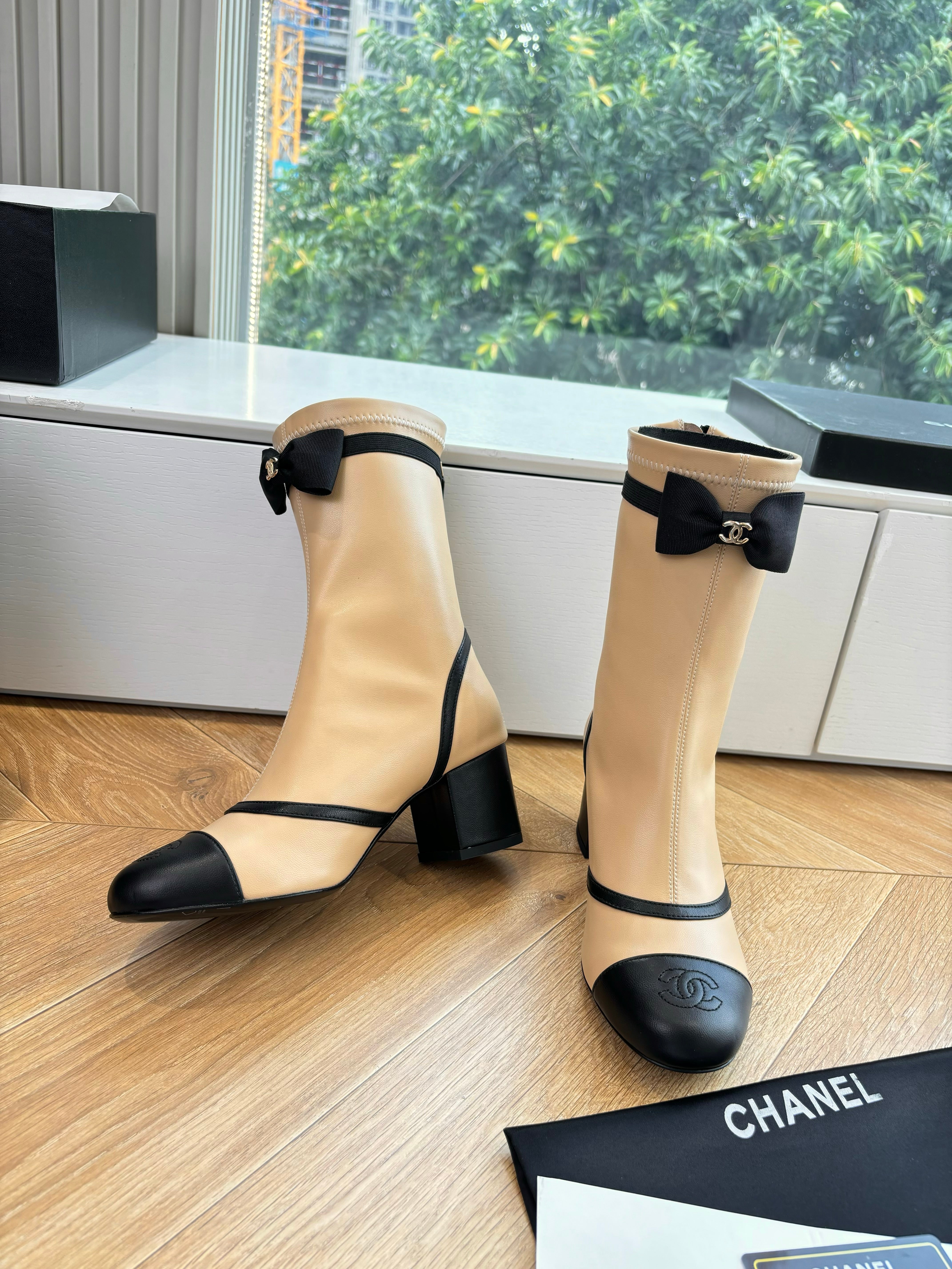 CC 25 Short Boot Beige Calfskin Black Bow 430318