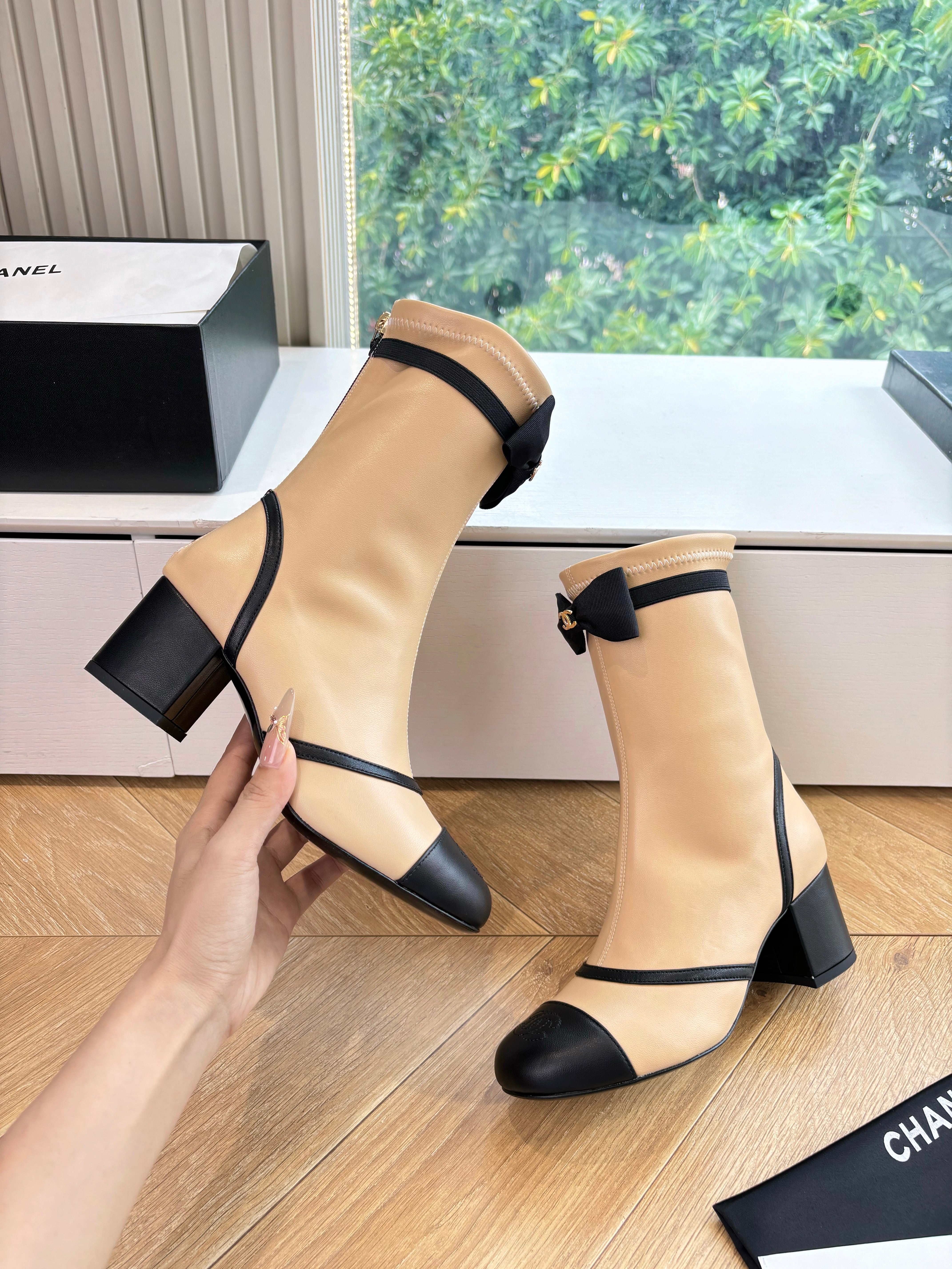 CC 25 Short Boot Beige Calfskin Black Bow 430318