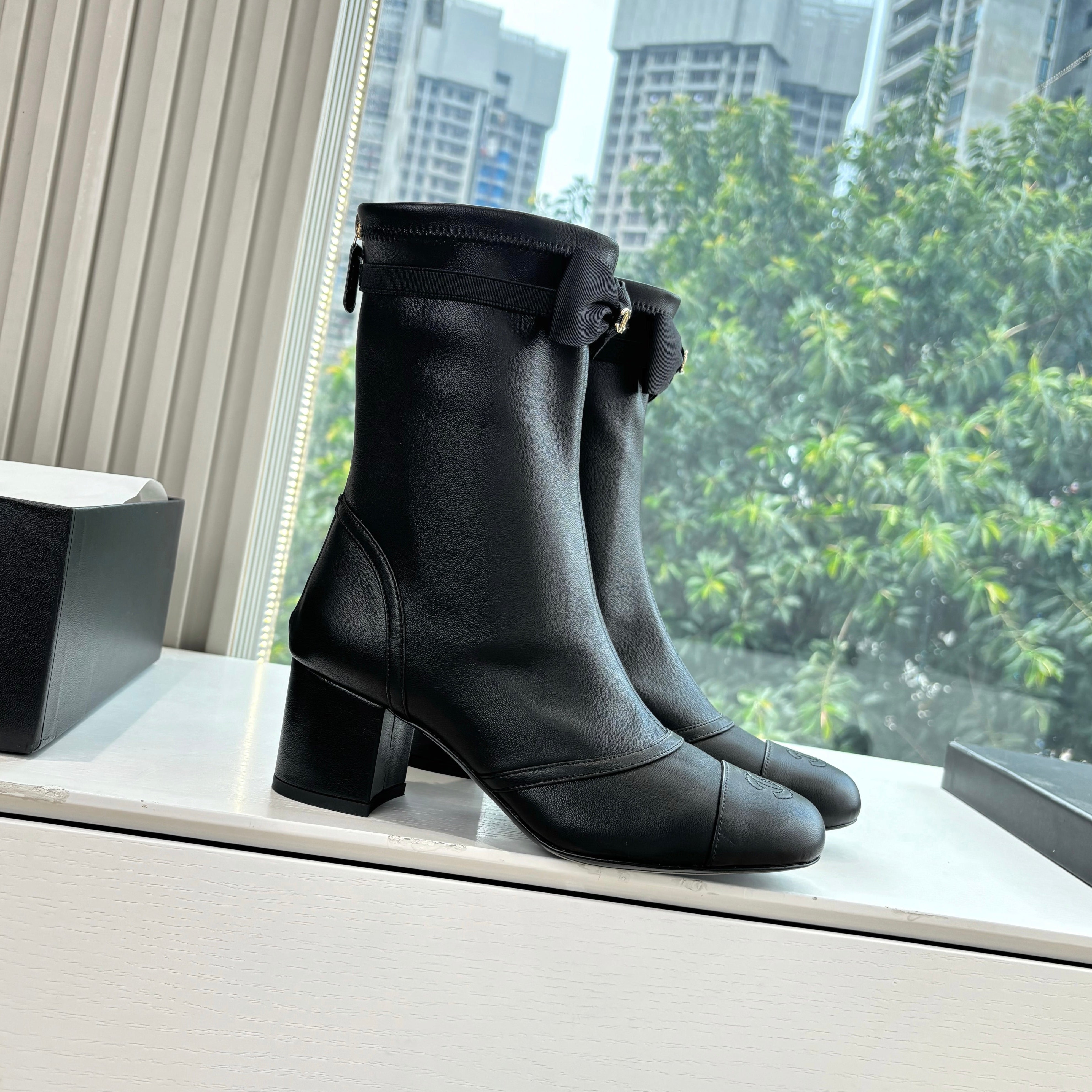 CC 25 Short Boot Black Calfskin Black Bow 430319