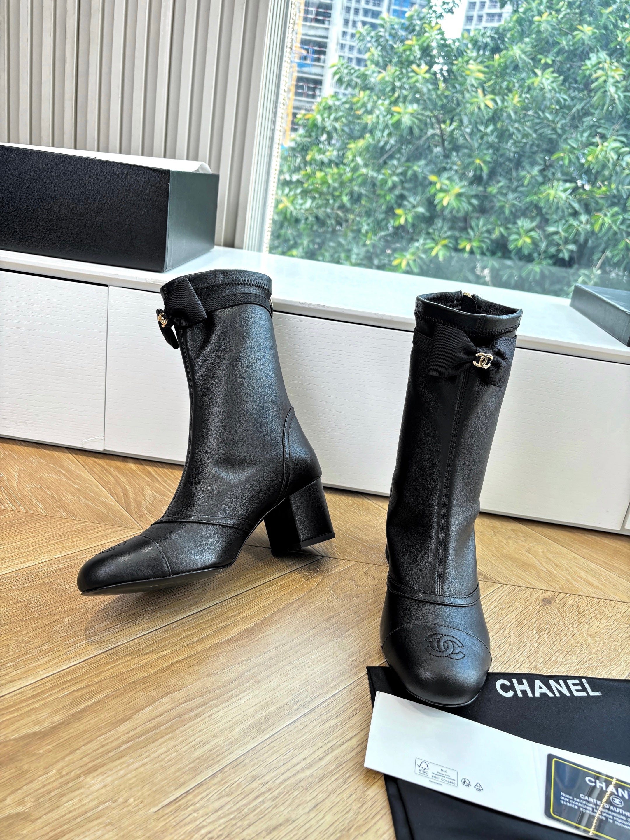 CC 25 Short Boot Black Calfskin Black Bow 430319