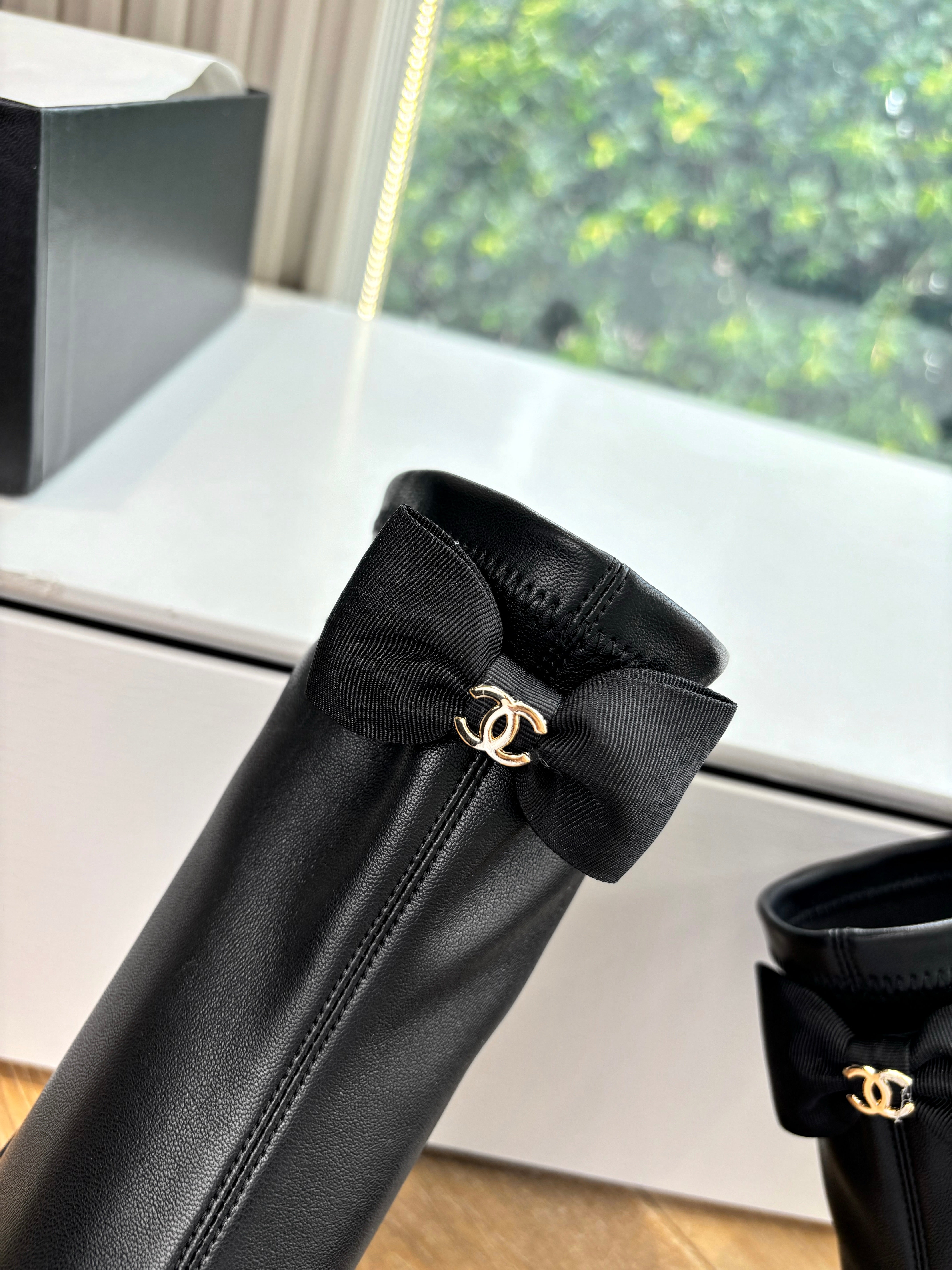 CC 25 Short Boot Black Calfskin Black Bow 430319