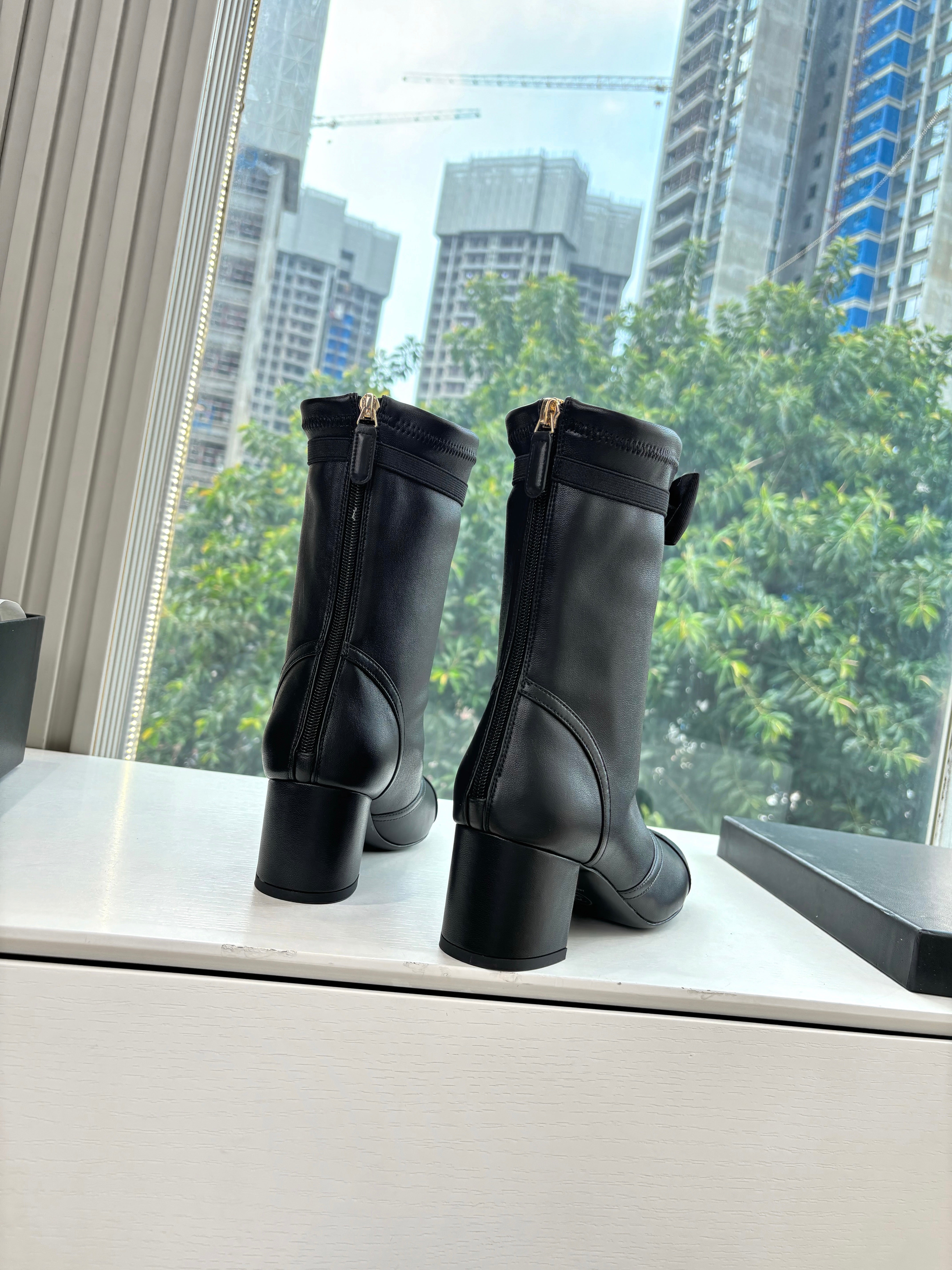 CC 25 Short Boot Black Calfskin Black Bow 430319