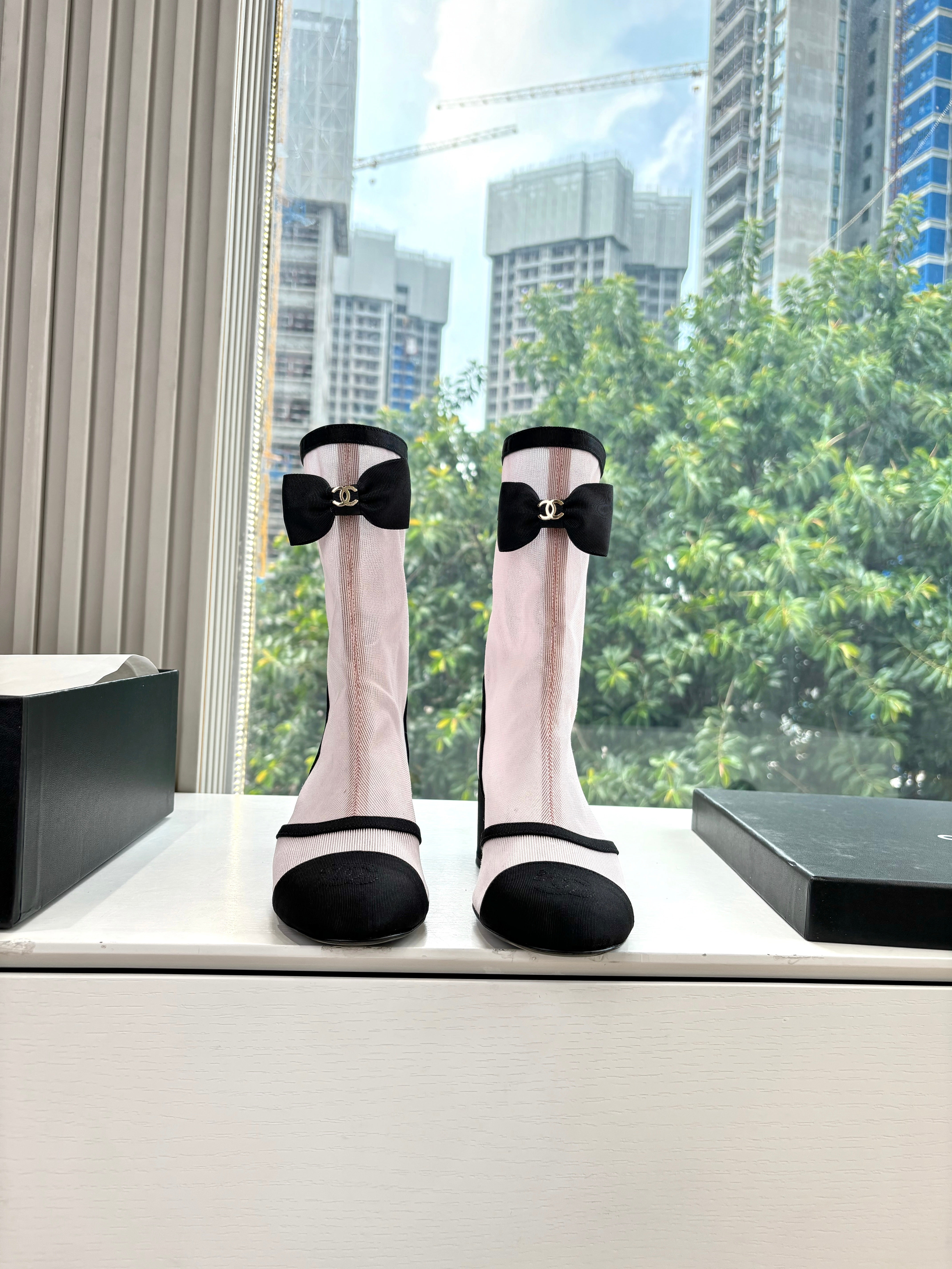 CC 25 Short Boot Light Pink Mesh Black Bow 430321