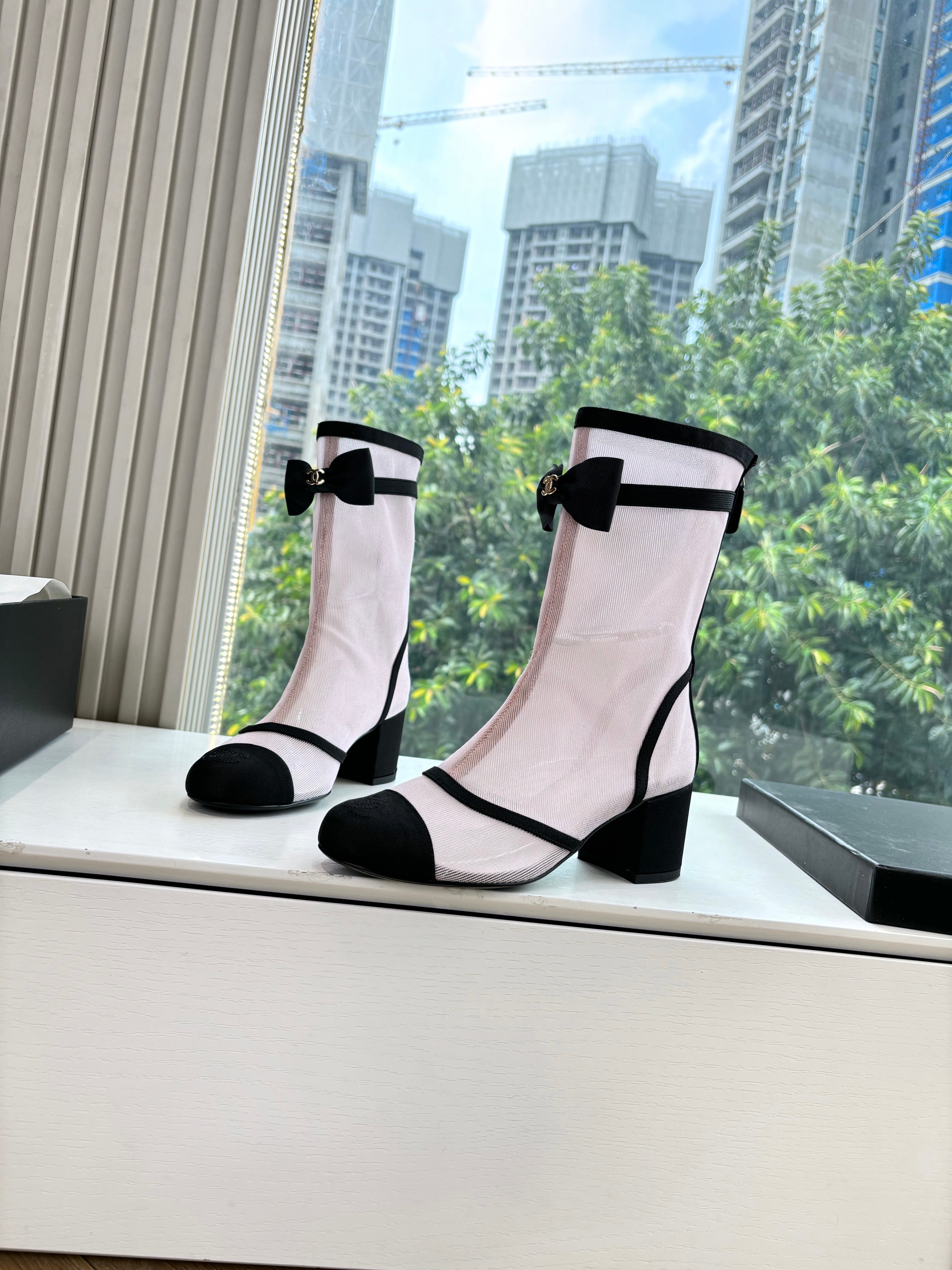 CC 25 Short Boot Light Pink Mesh Black Bow 430321