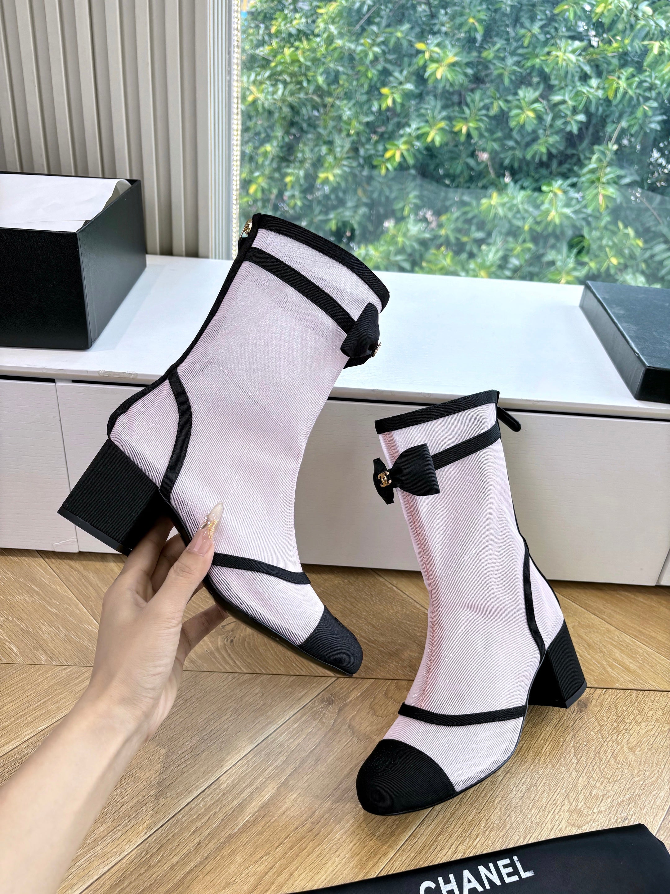 CC 25 Short Boot Light Pink Mesh Black Bow 430321