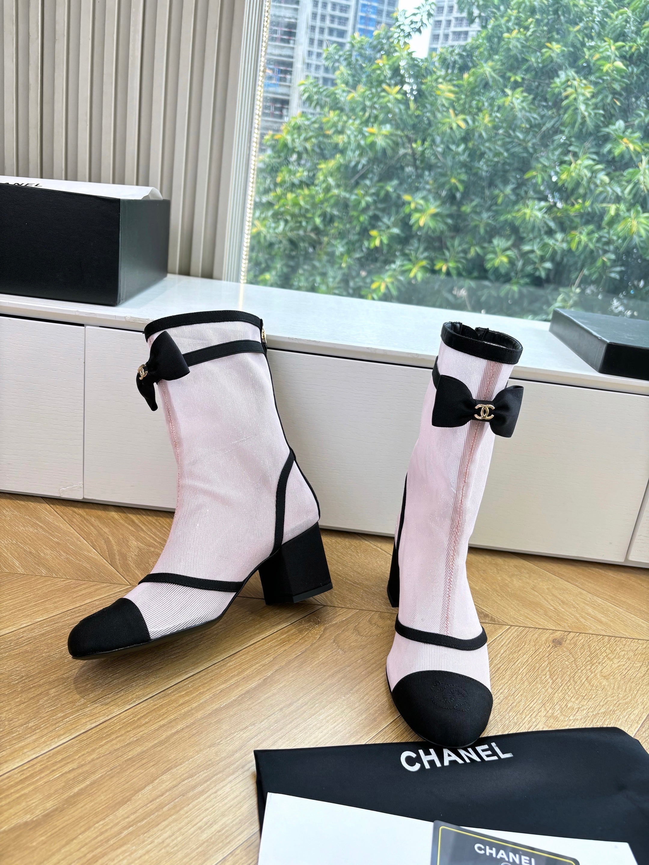 CC 25 Short Boot Light Pink Mesh Black Bow 430321