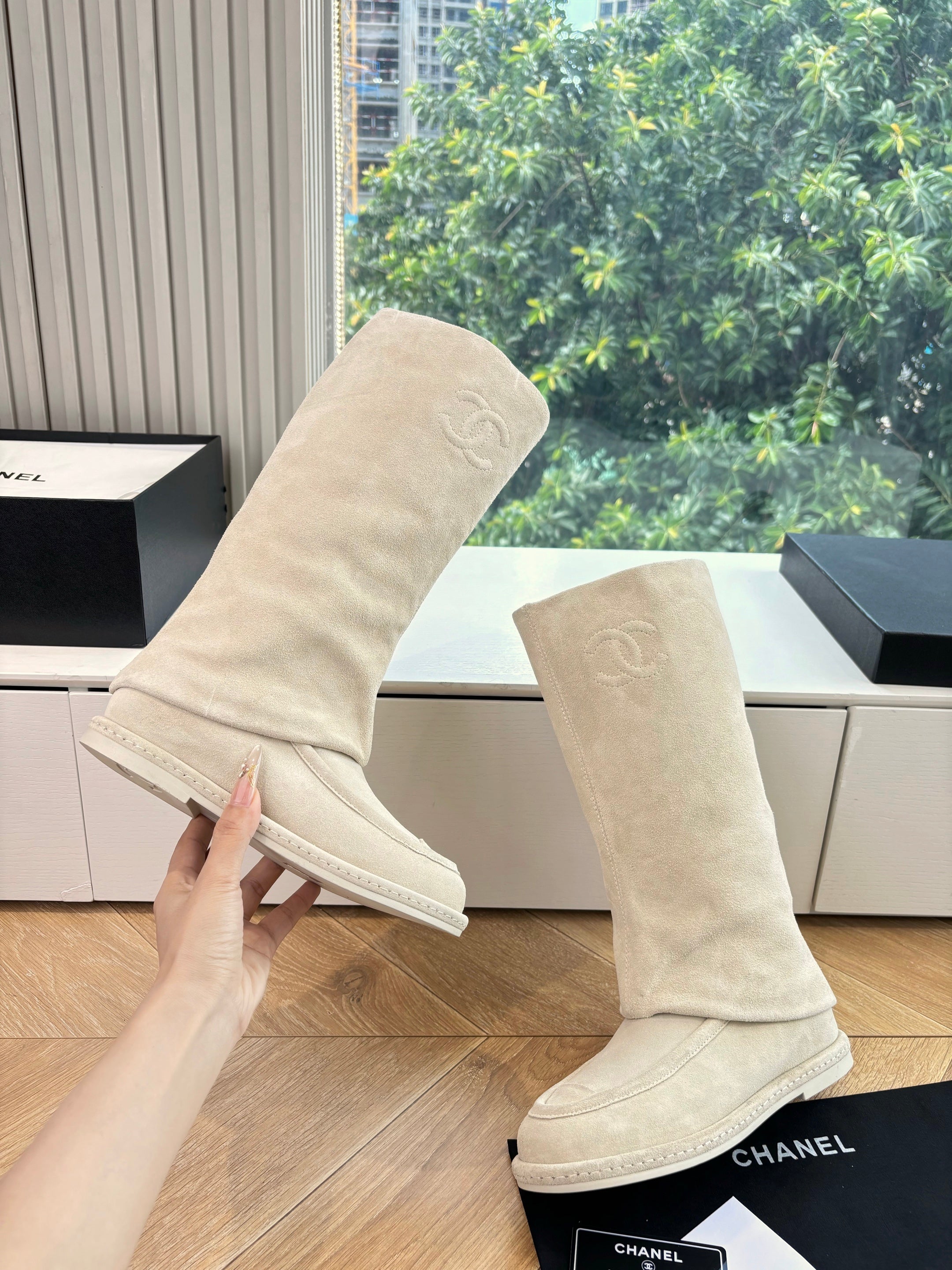 CC 25 High Boot Grey Suede 430332