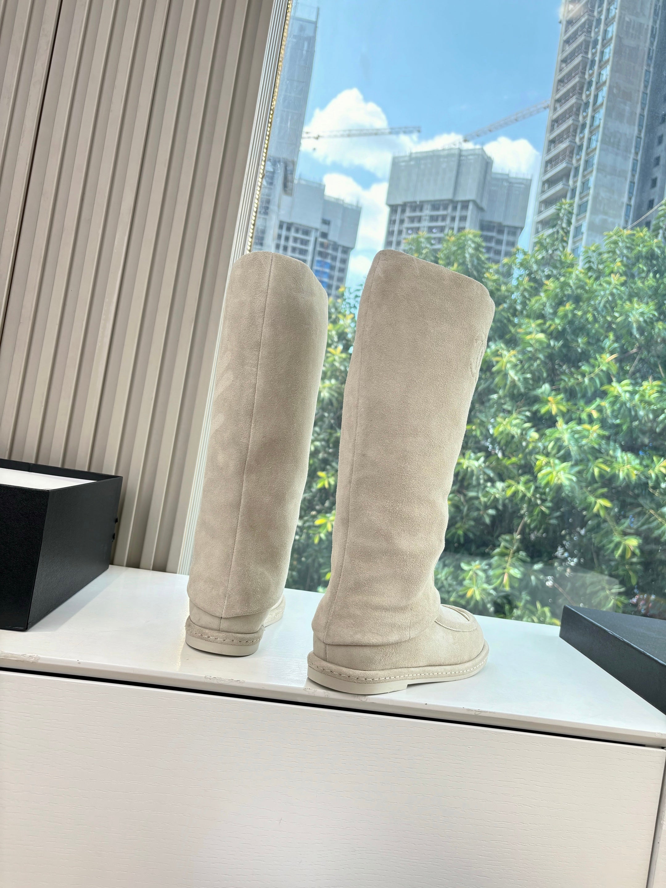 CC 25 High Boot Grey Suede 430332