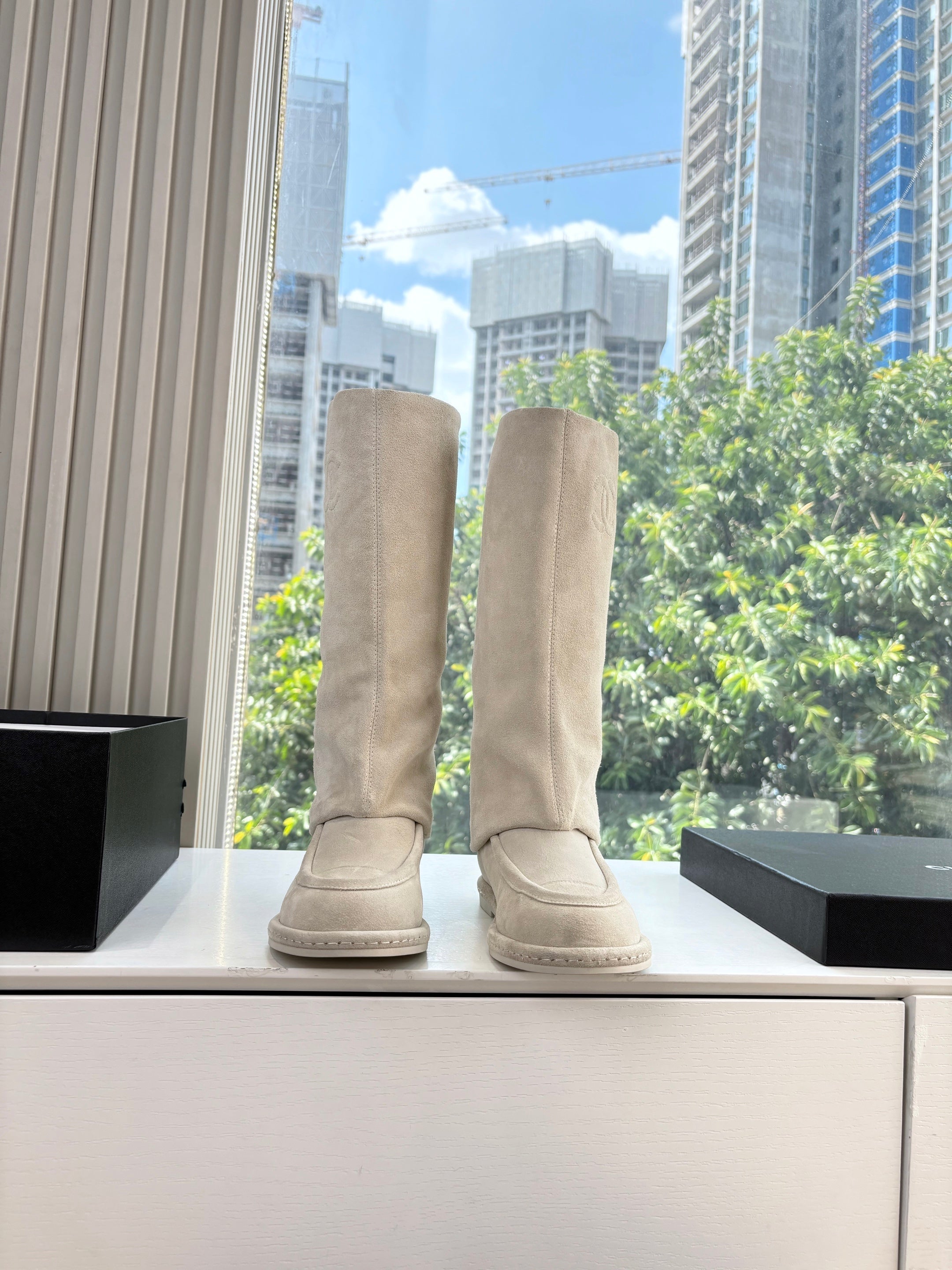 CC 25 High Boot Grey Suede 430332