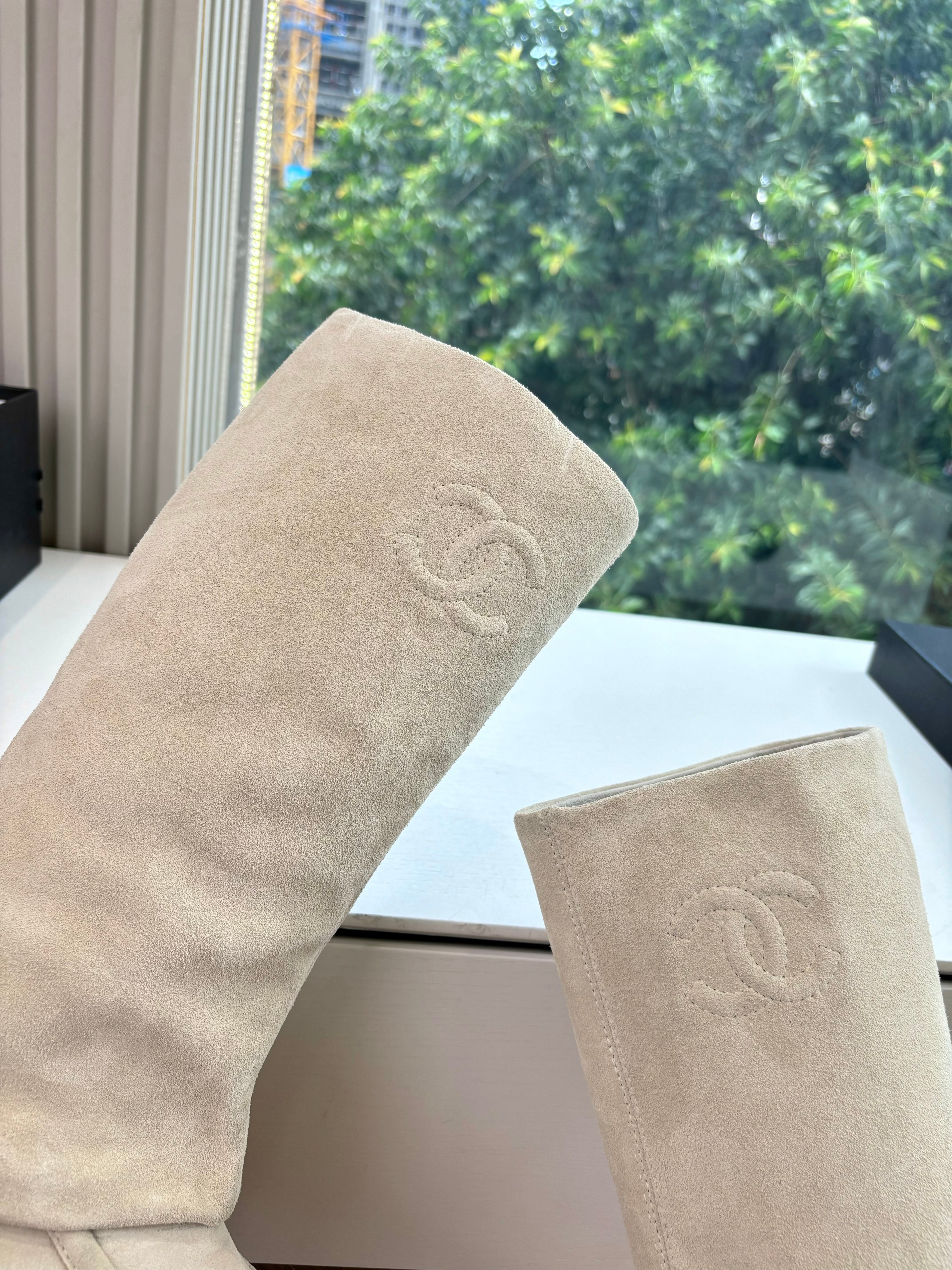 CC 25 High Boot Grey Suede 430332