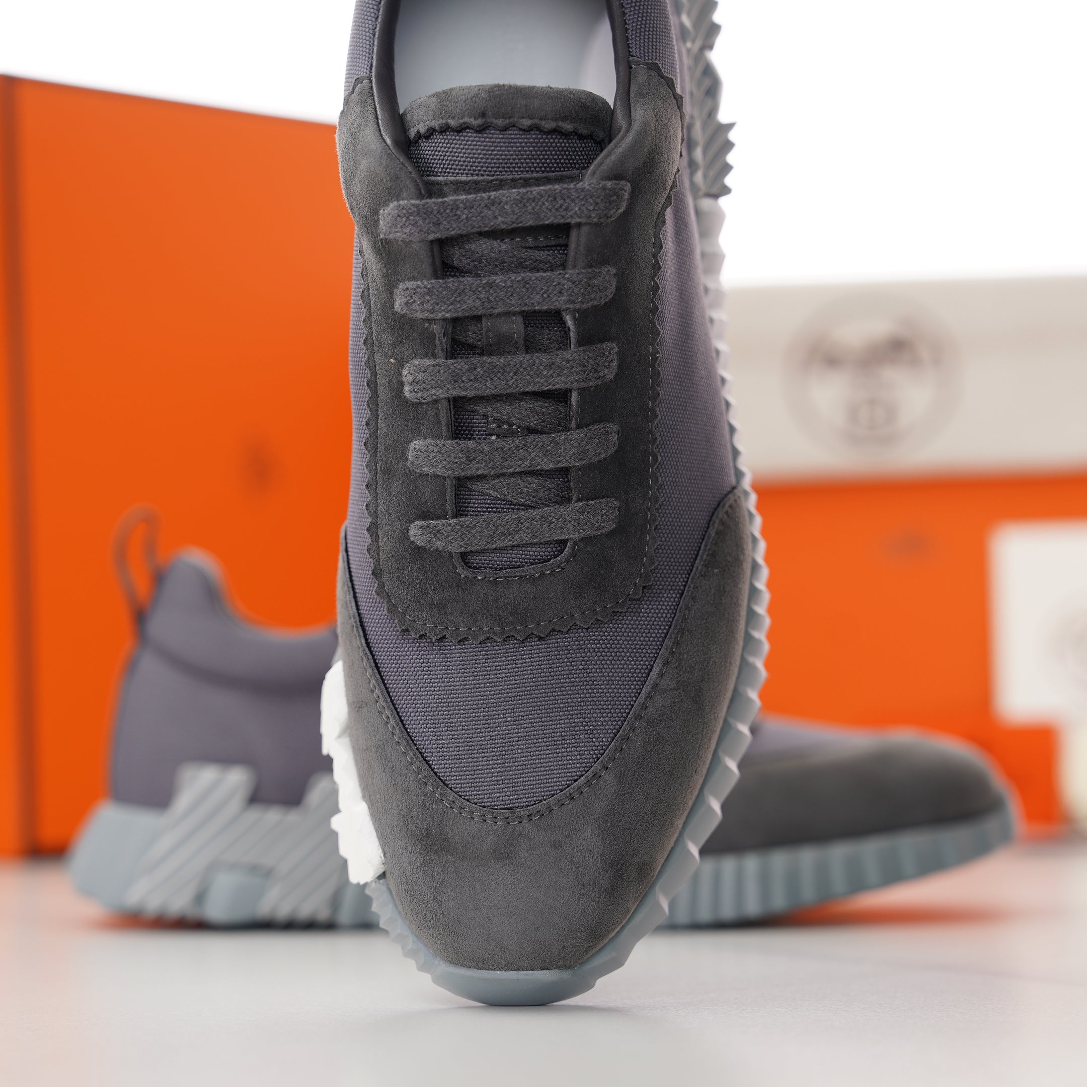 HM Men's Bouncing Sneaker Neutral Grey Fabric Suede 688612