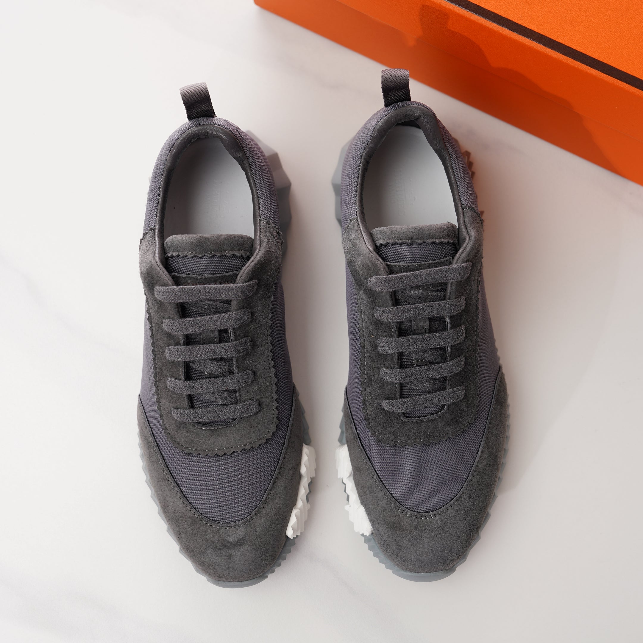 HM Men's Bouncing Sneaker Neutral Grey Fabric Suede 688612