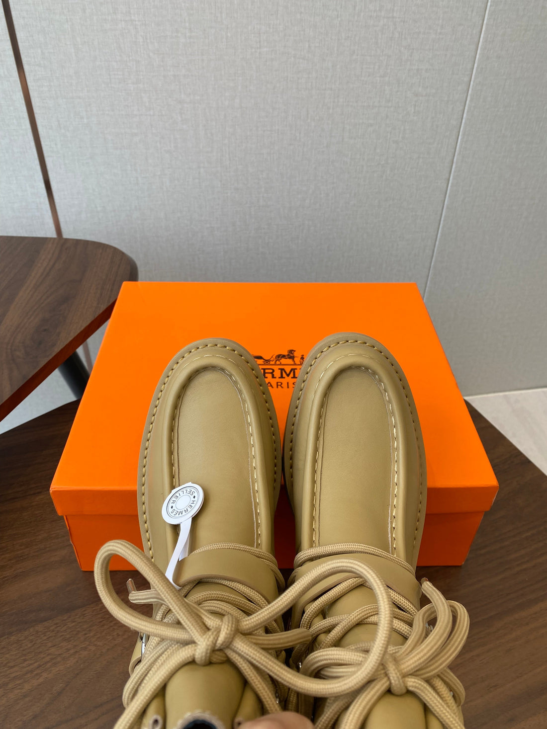 HM  25s Classic Boots Beige Cowhide  422587