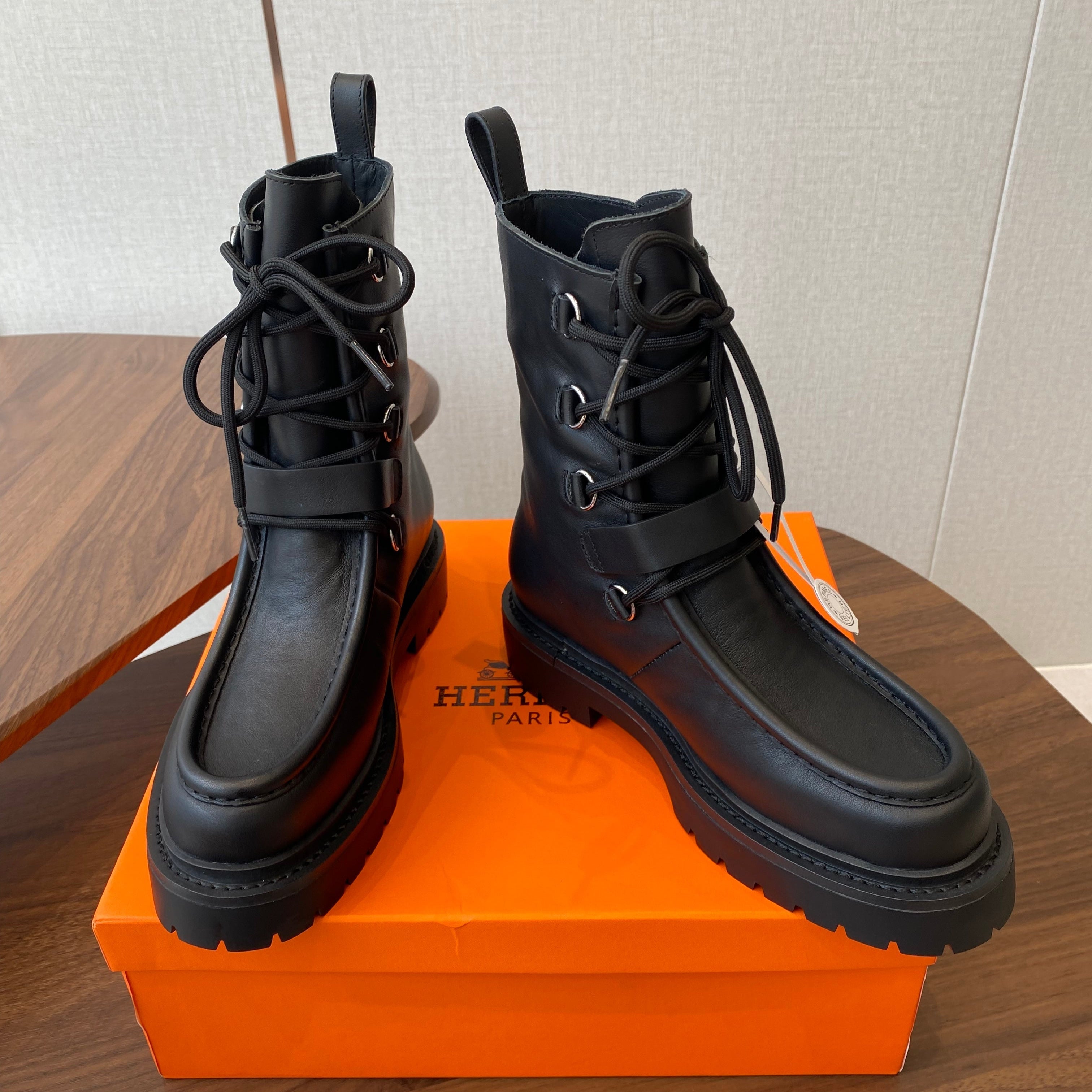HM  25s Classic Boots Black Cowhide  422588