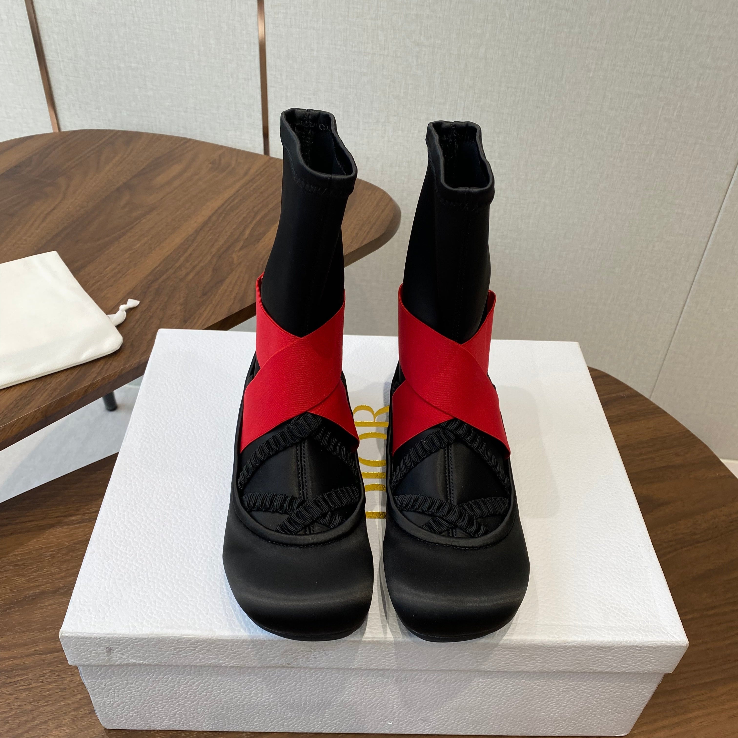 CD Ballet Stretch Boots Black Red Sheepskin Fabric 431501