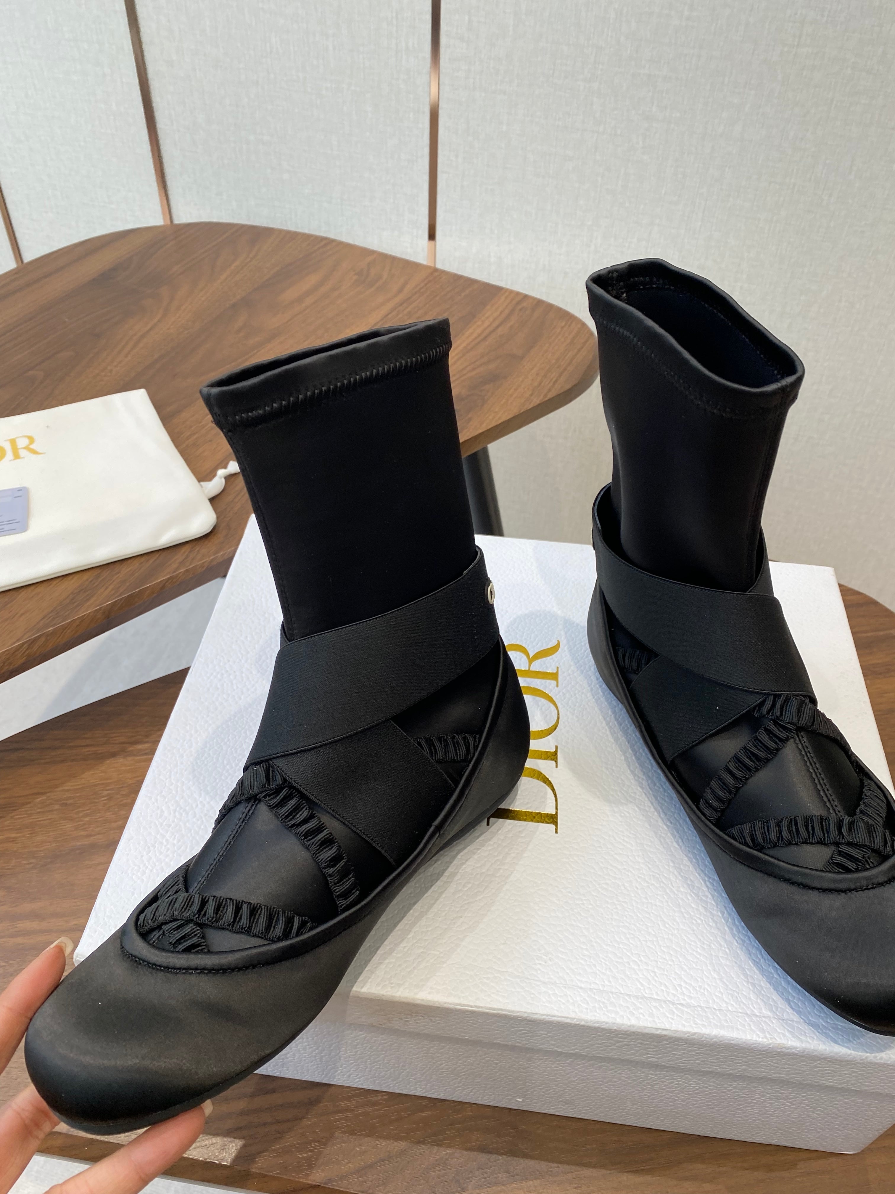 CD Ballet Stretch Boots Black Sheepskin Fabric 431502