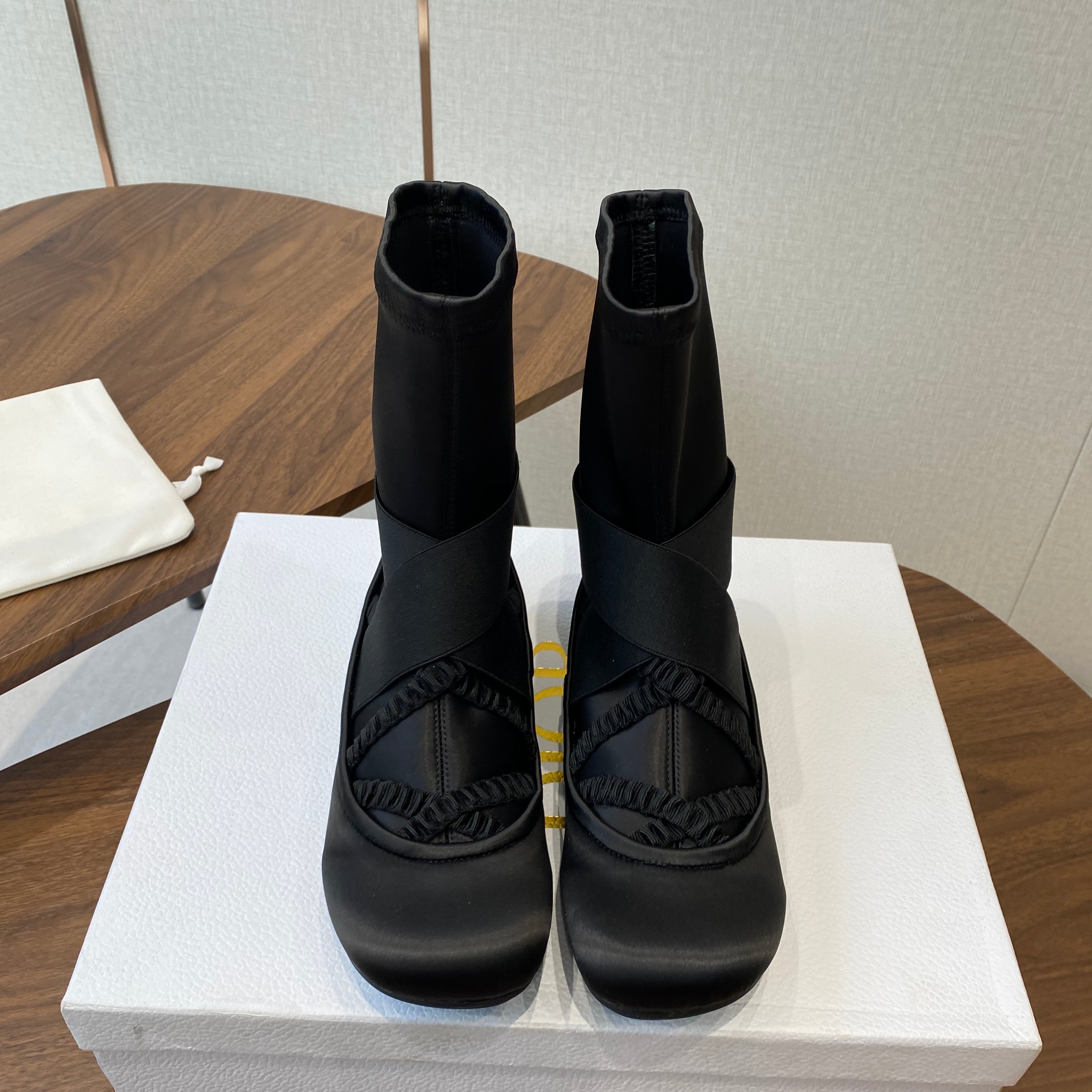 CD Ballet Stretch Boots Black Sheepskin Fabric 431502