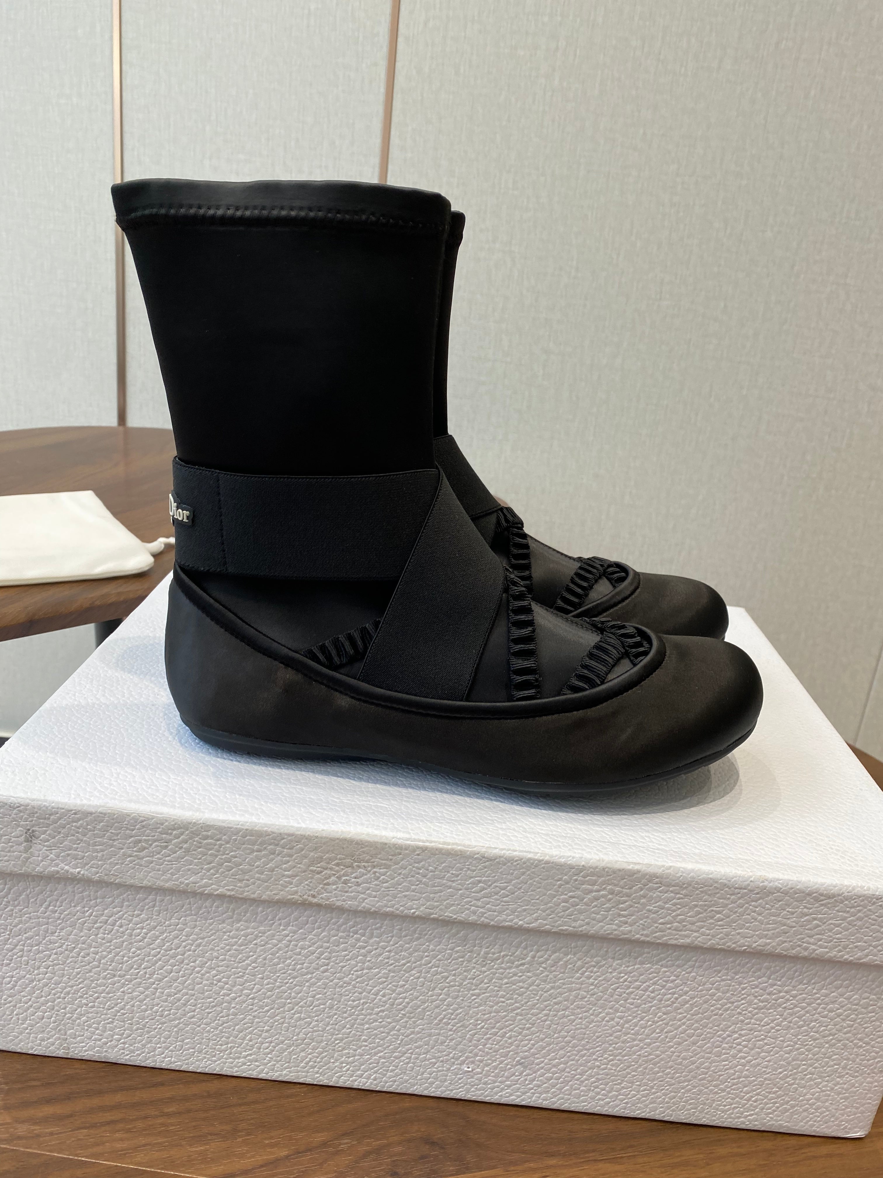 CD Ballet Stretch Boots Black Sheepskin Fabric 431502