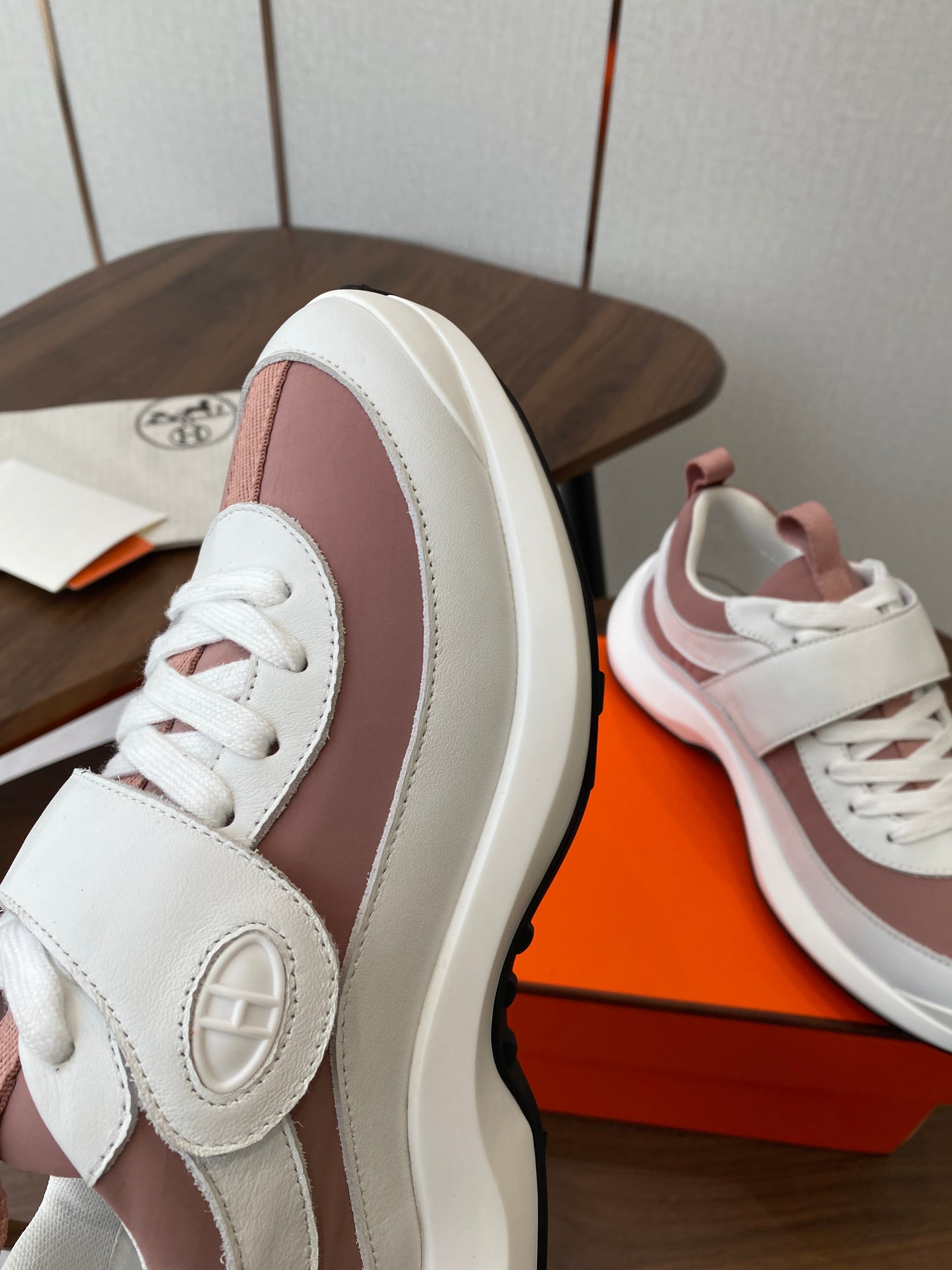HM couple's sneakers white pink rubber material