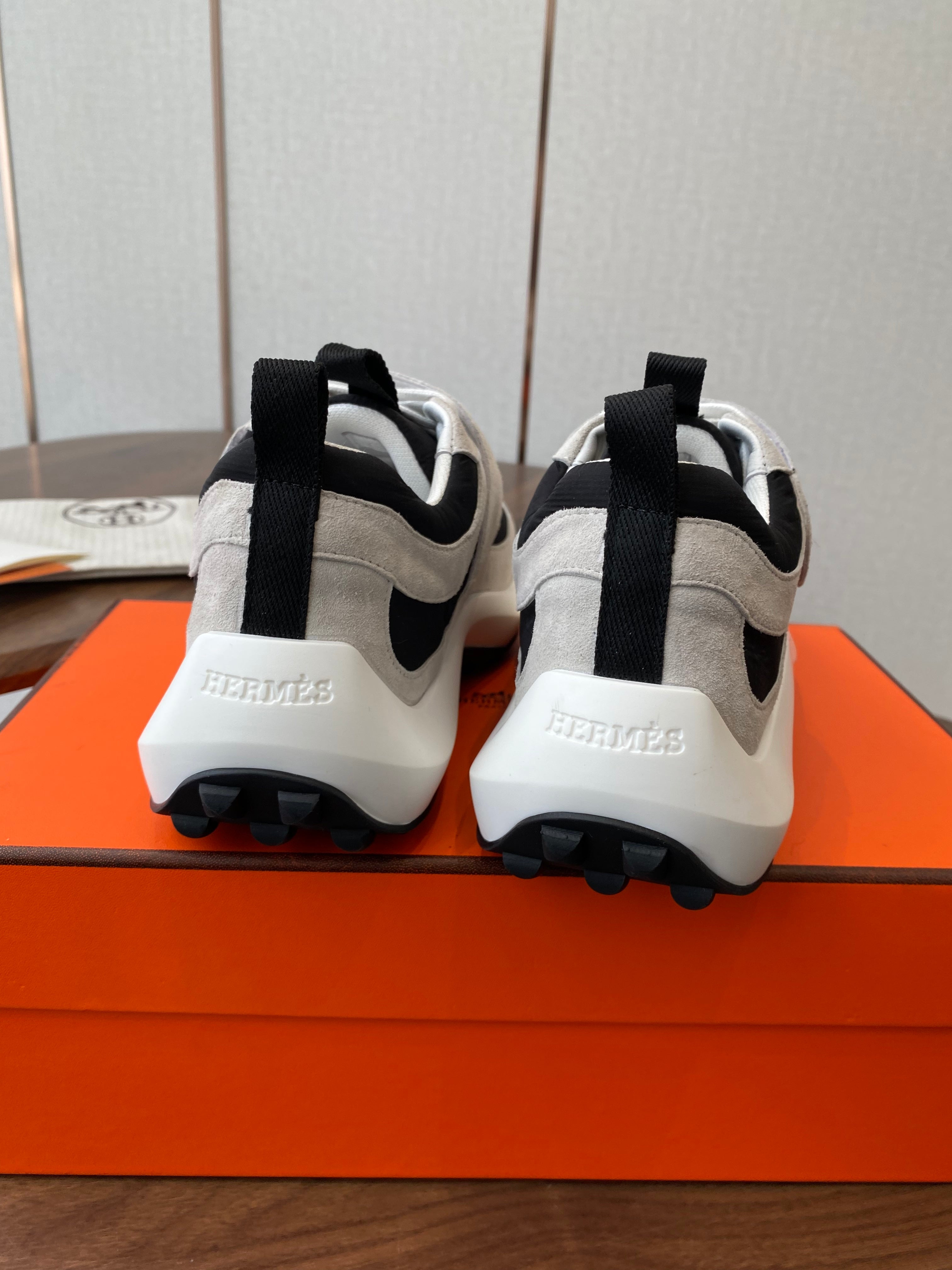 HM couple's sneakers white gray black rubber material