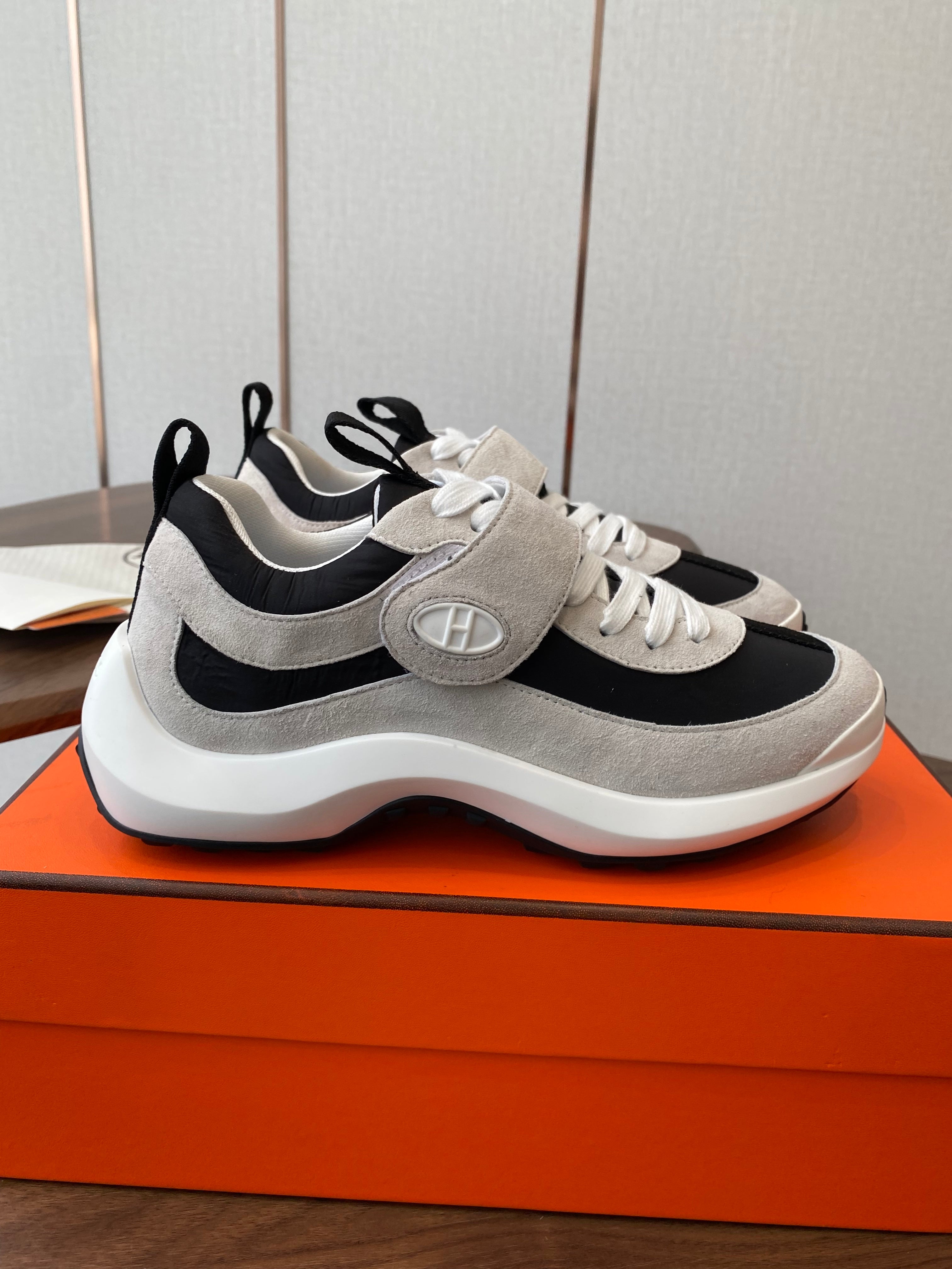 HM couple's sneakers white gray black rubber material