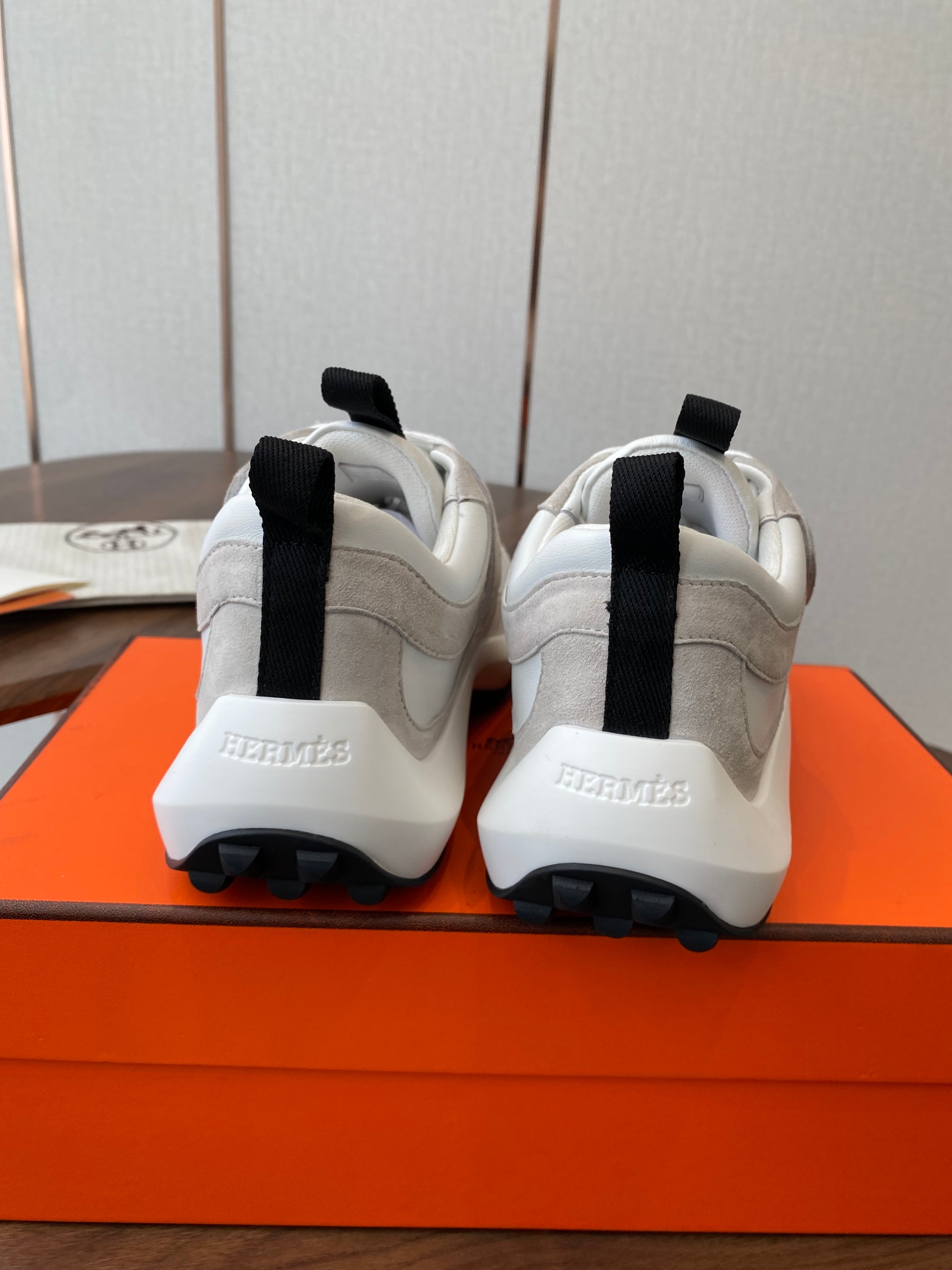 HM couple's sneakers white light beige suede