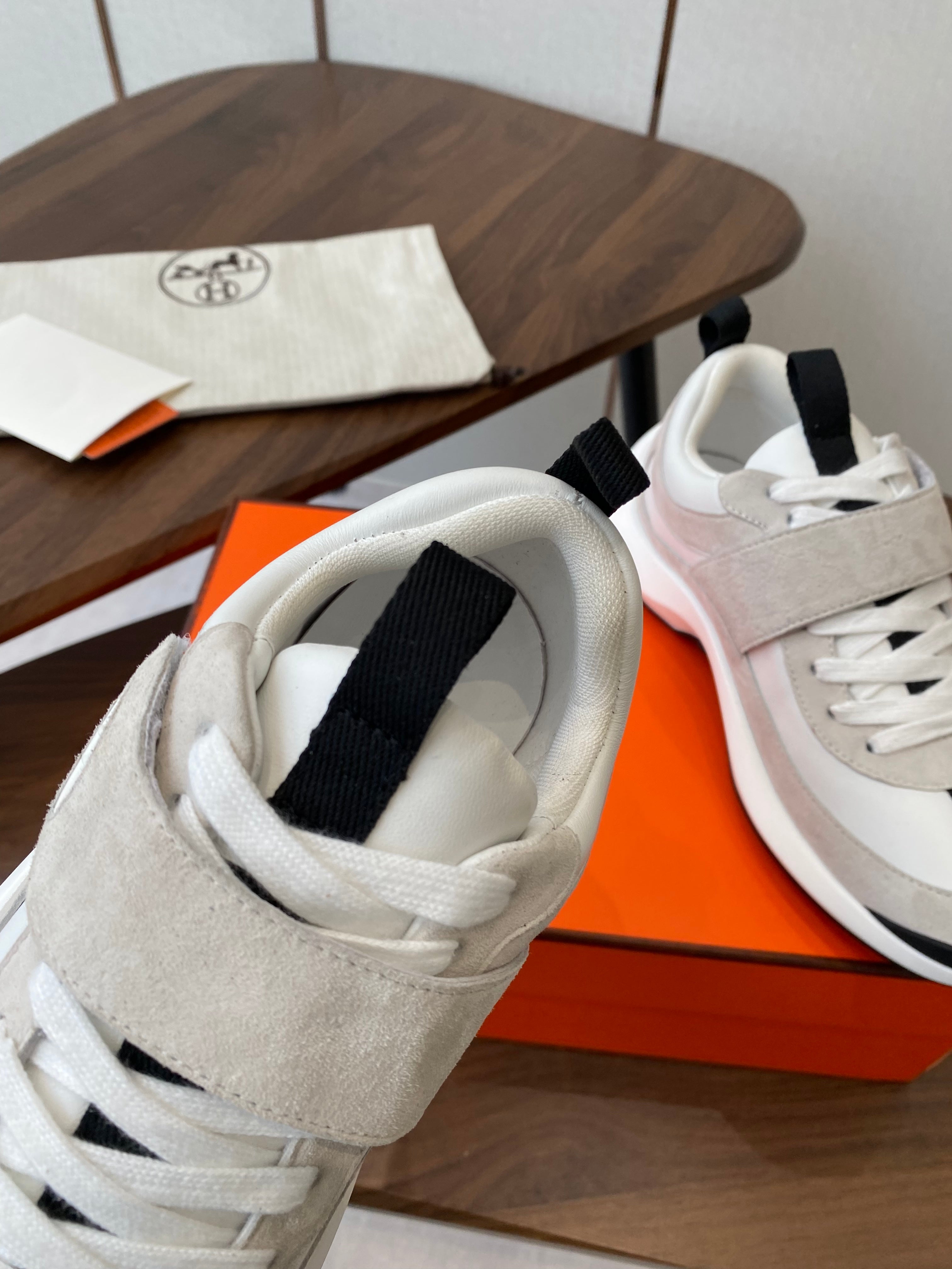 HM couple's sneakers white light beige suede