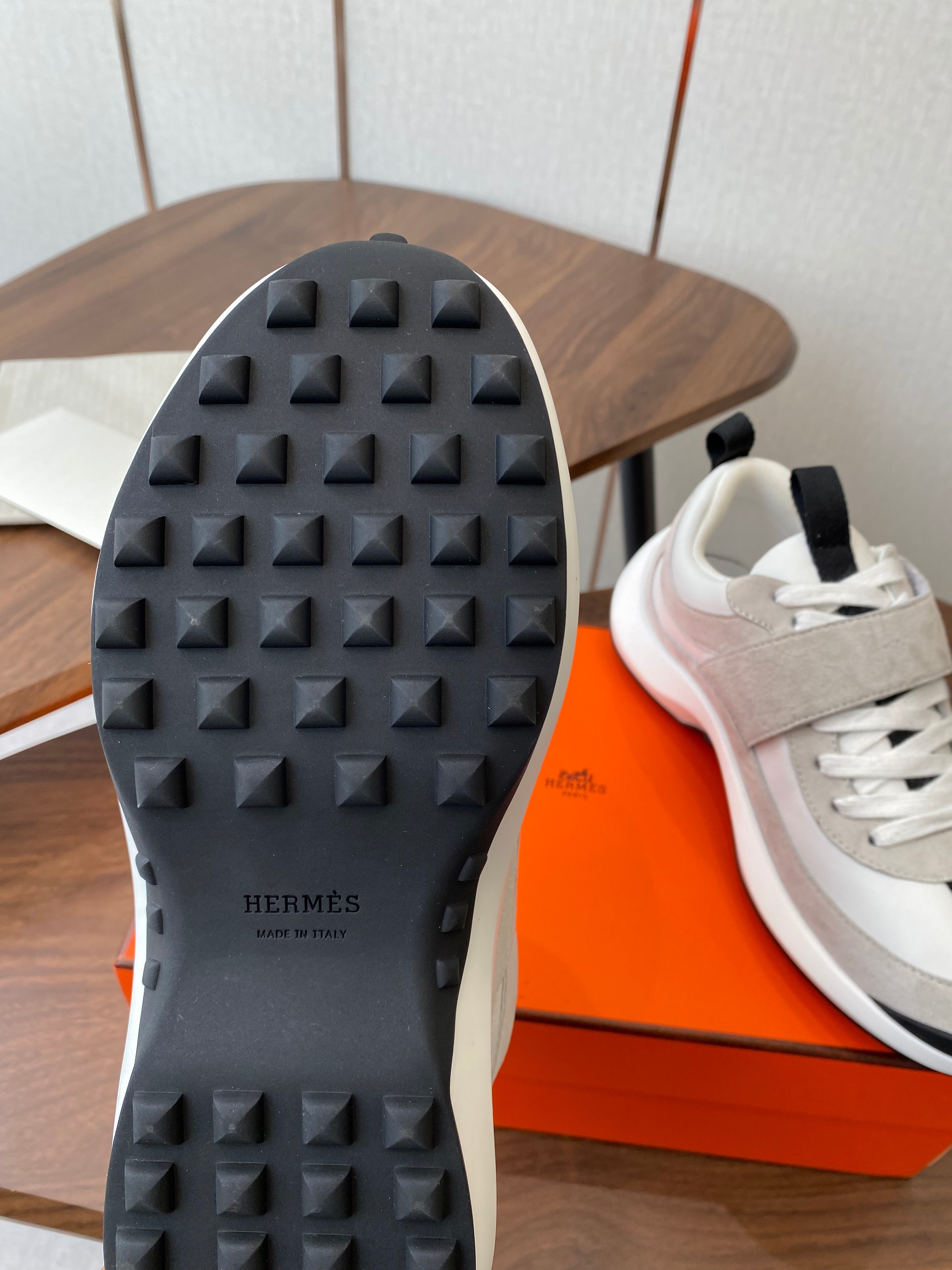 HM couple's sneakers white light beige suede