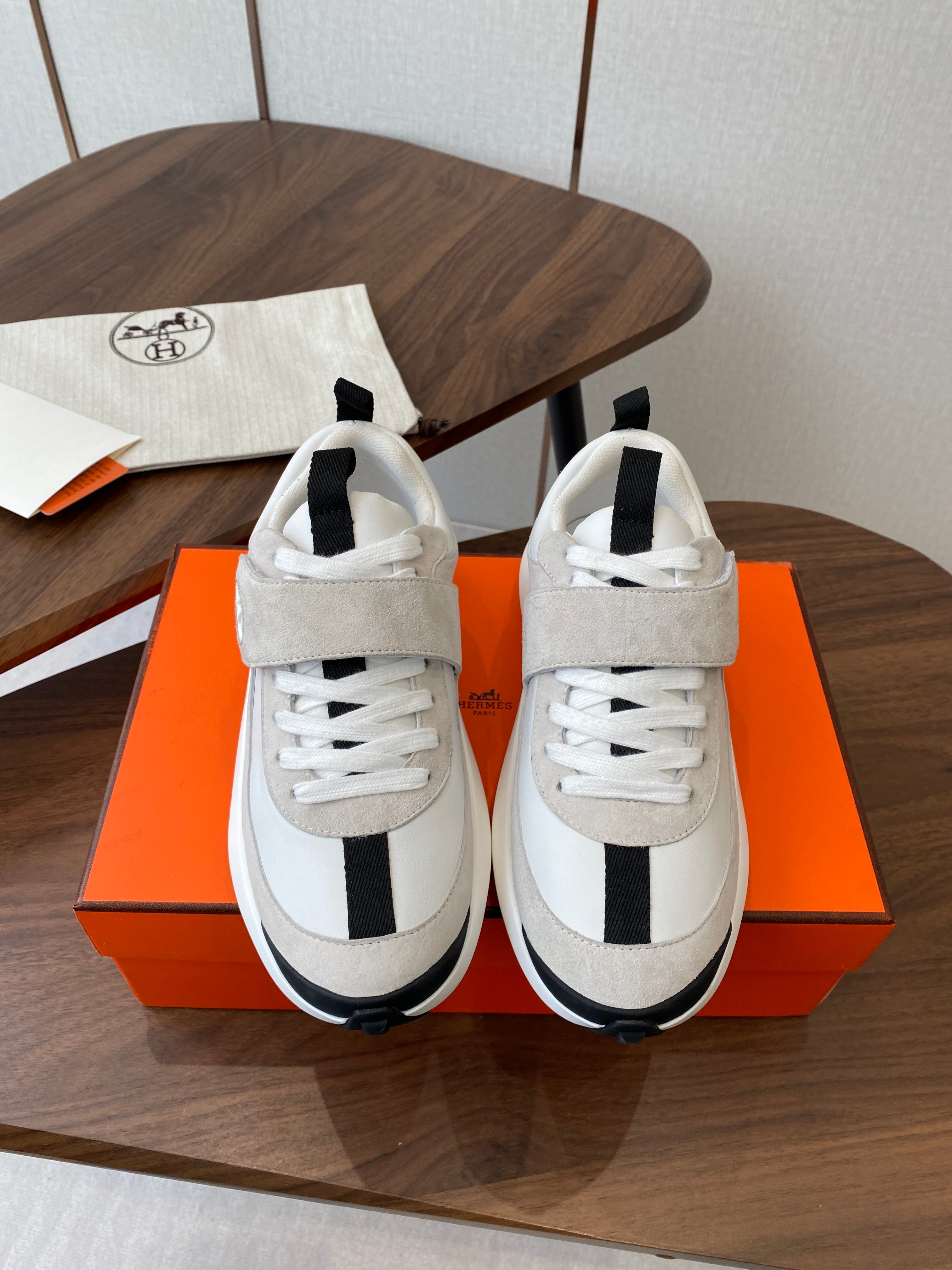 HM couple's sneakers white light beige suede