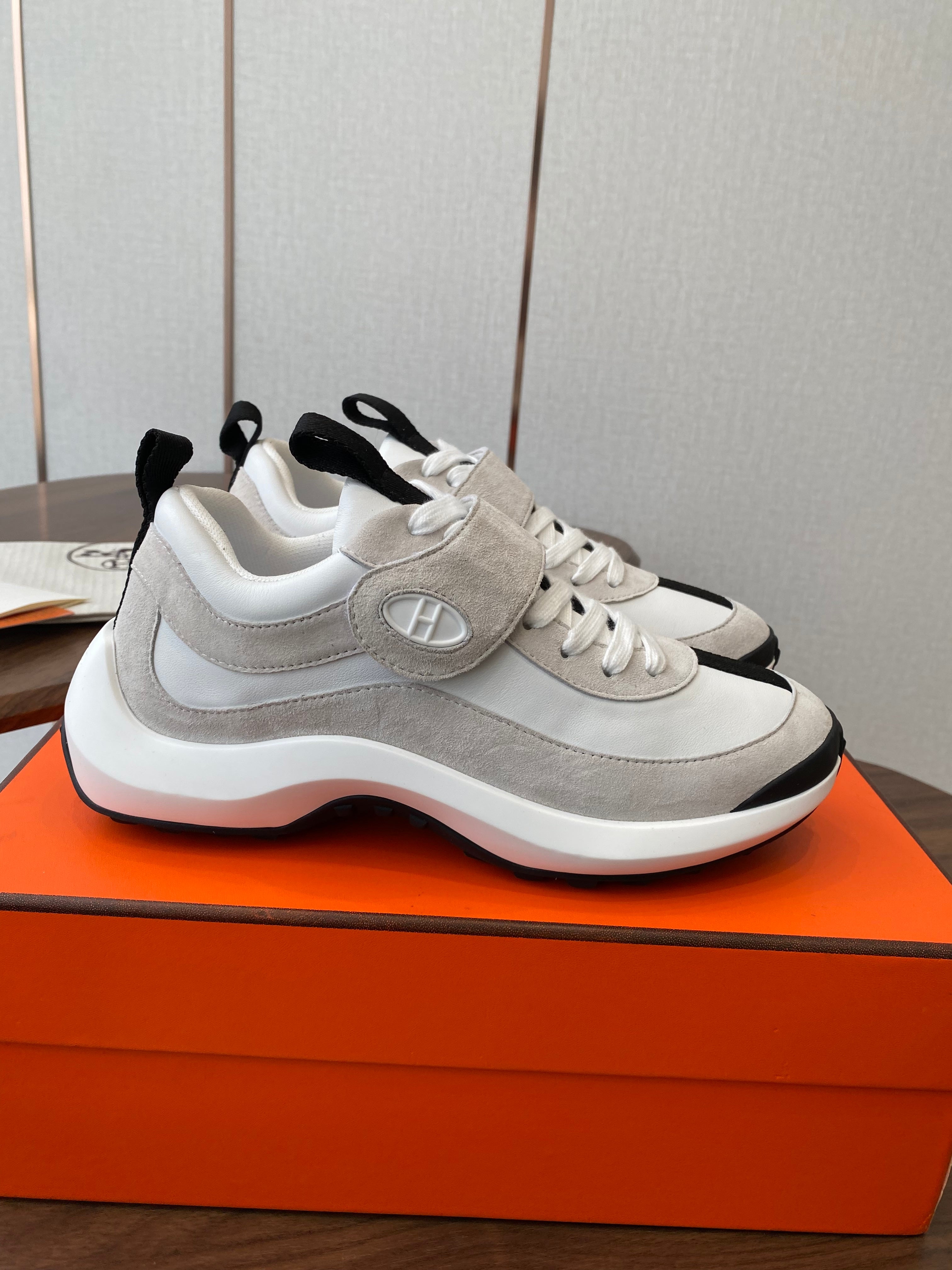 HM couple's sneakers white light beige suede