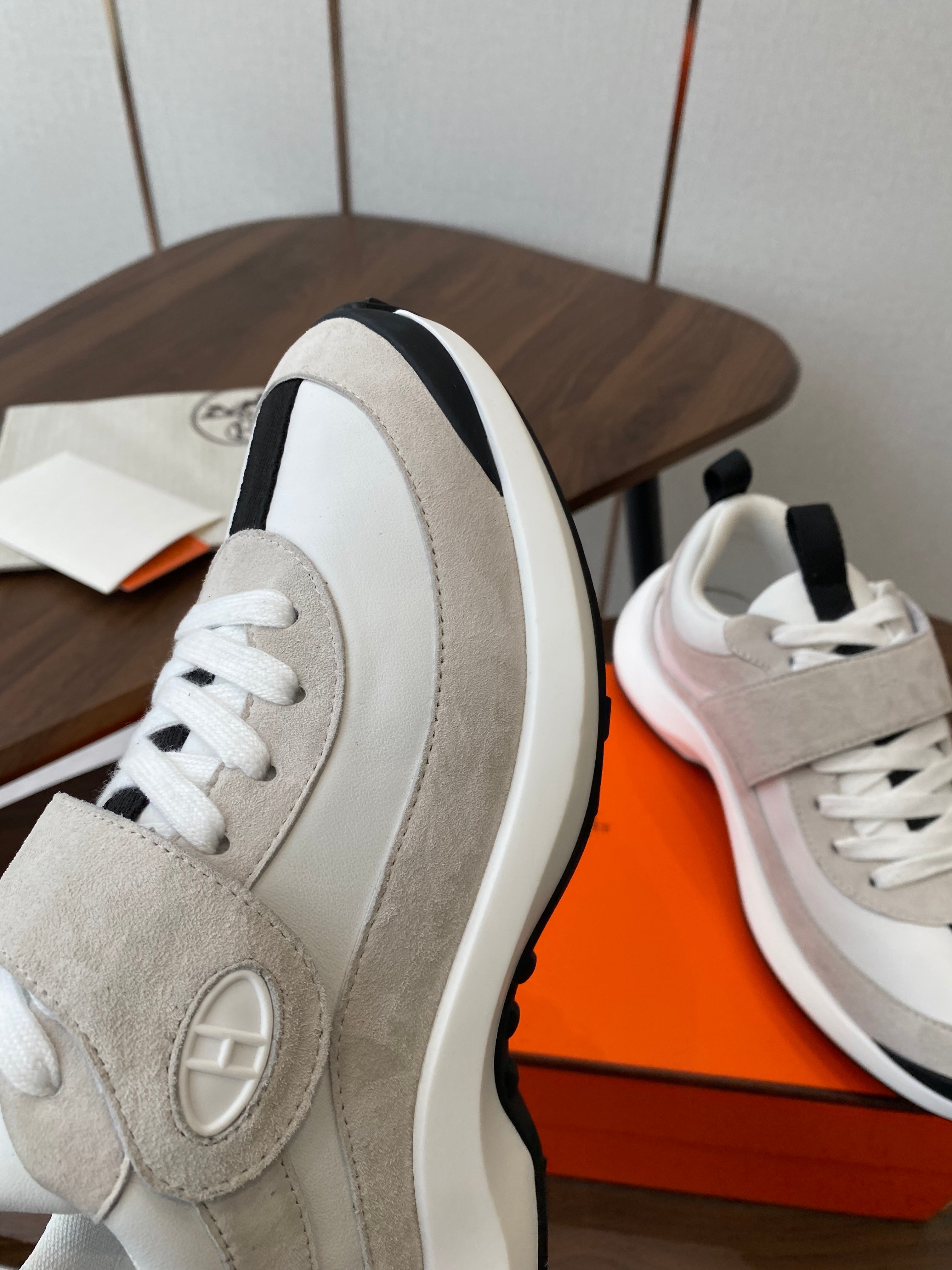 HM couple's sneakers white light beige suede