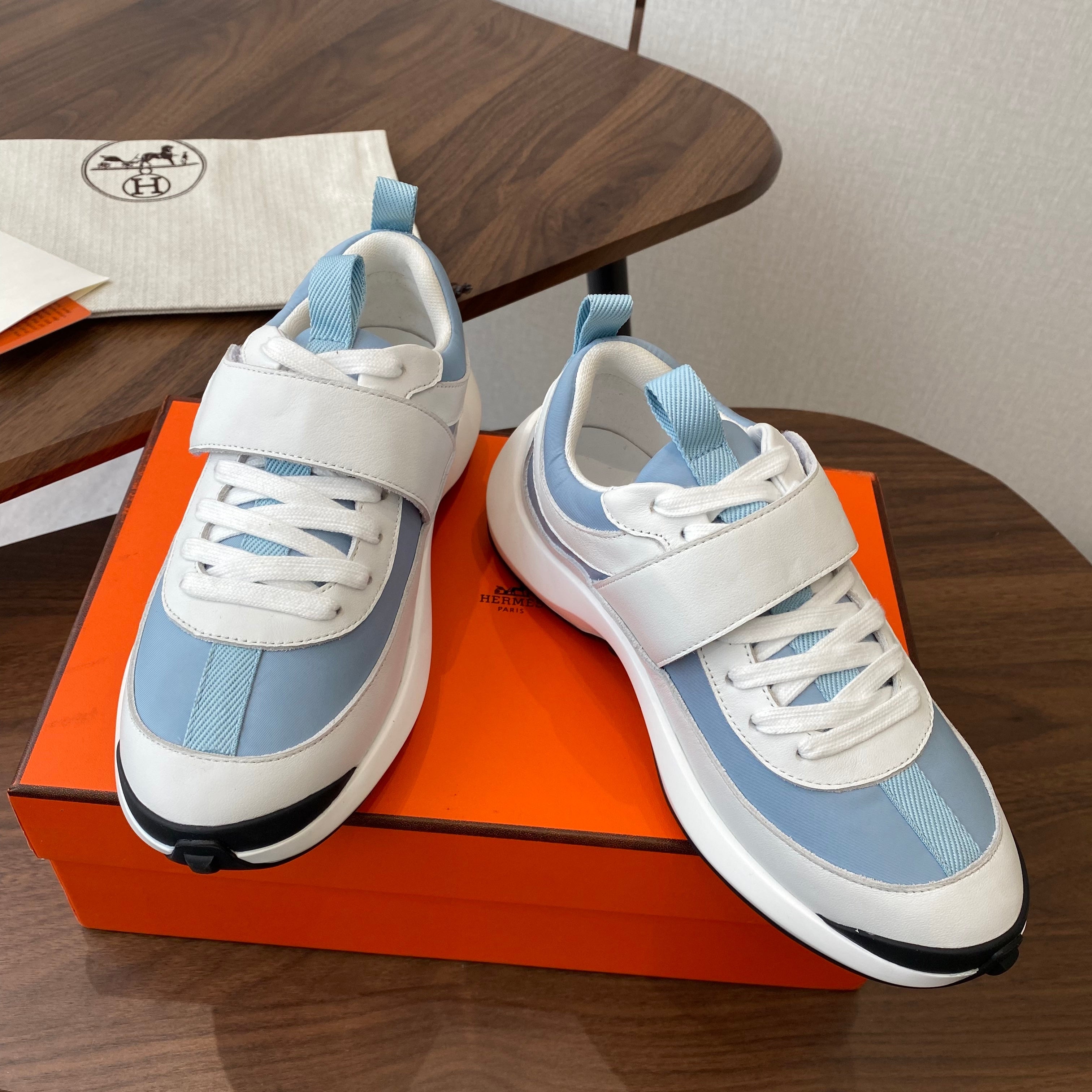 HM couple's sneakers white blue beige suede