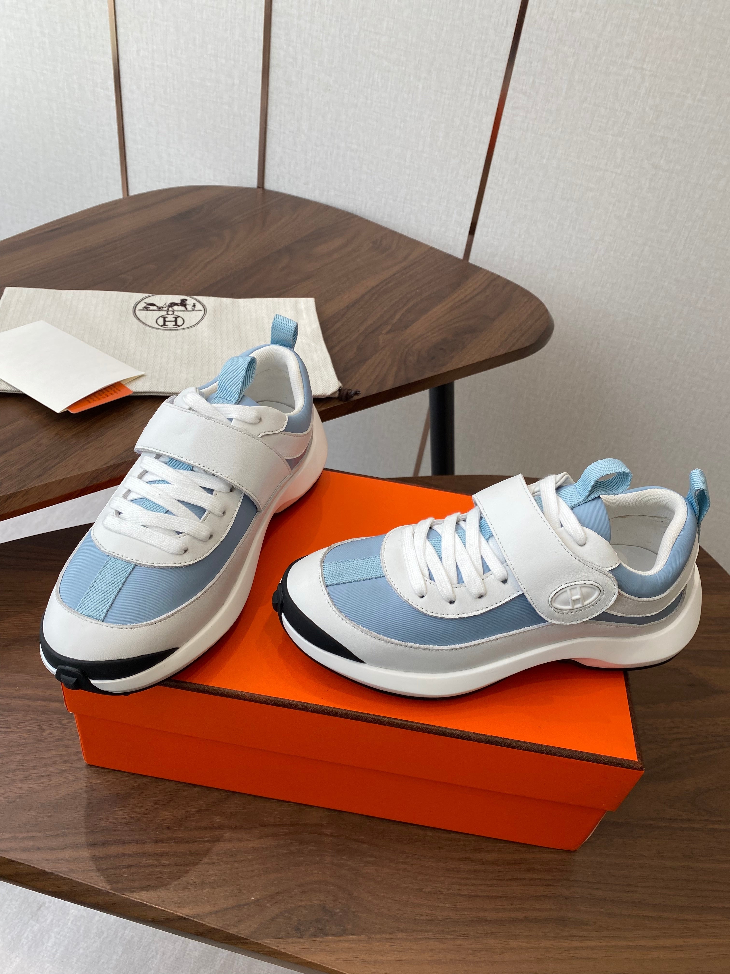 HM couple's sneakers white blue beige suede
