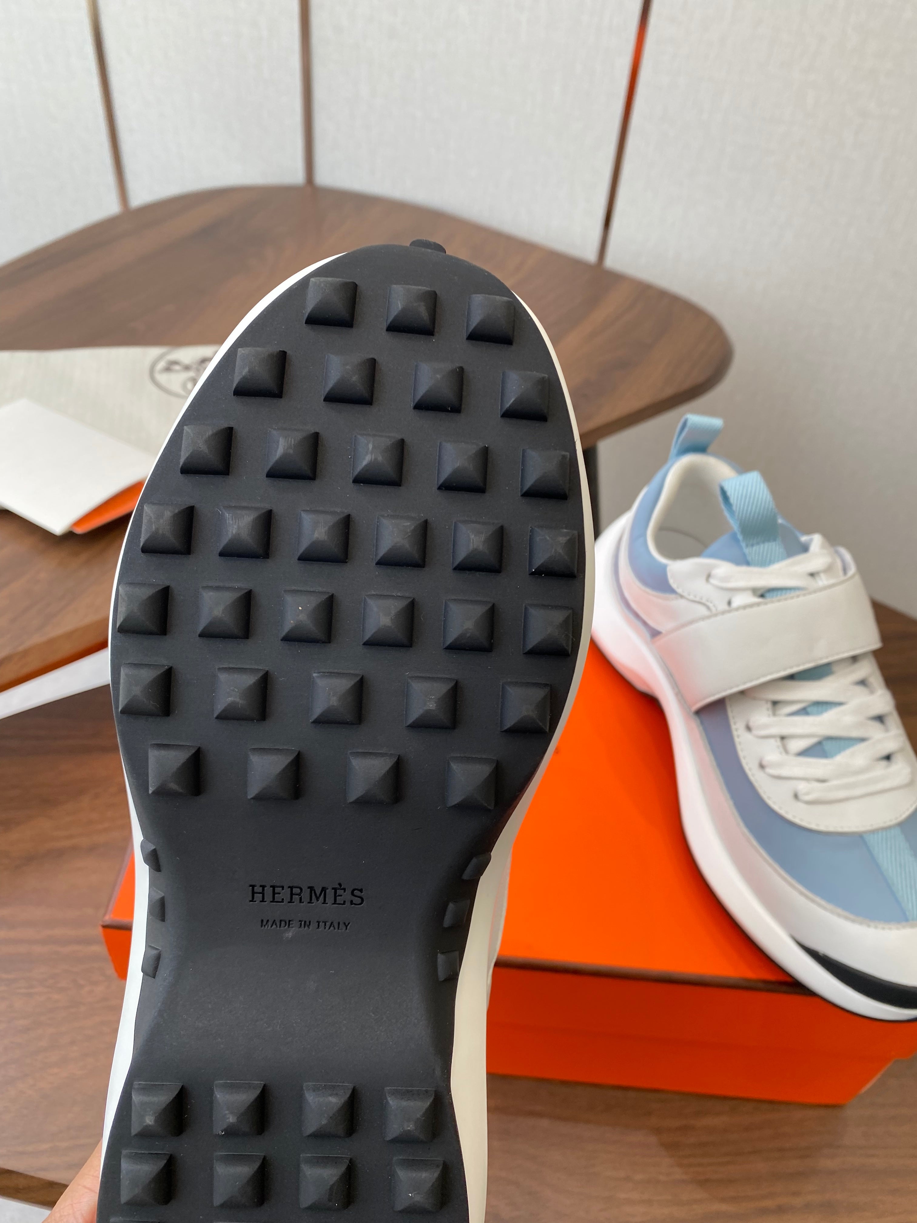 HM couple's sneakers white blue beige suede