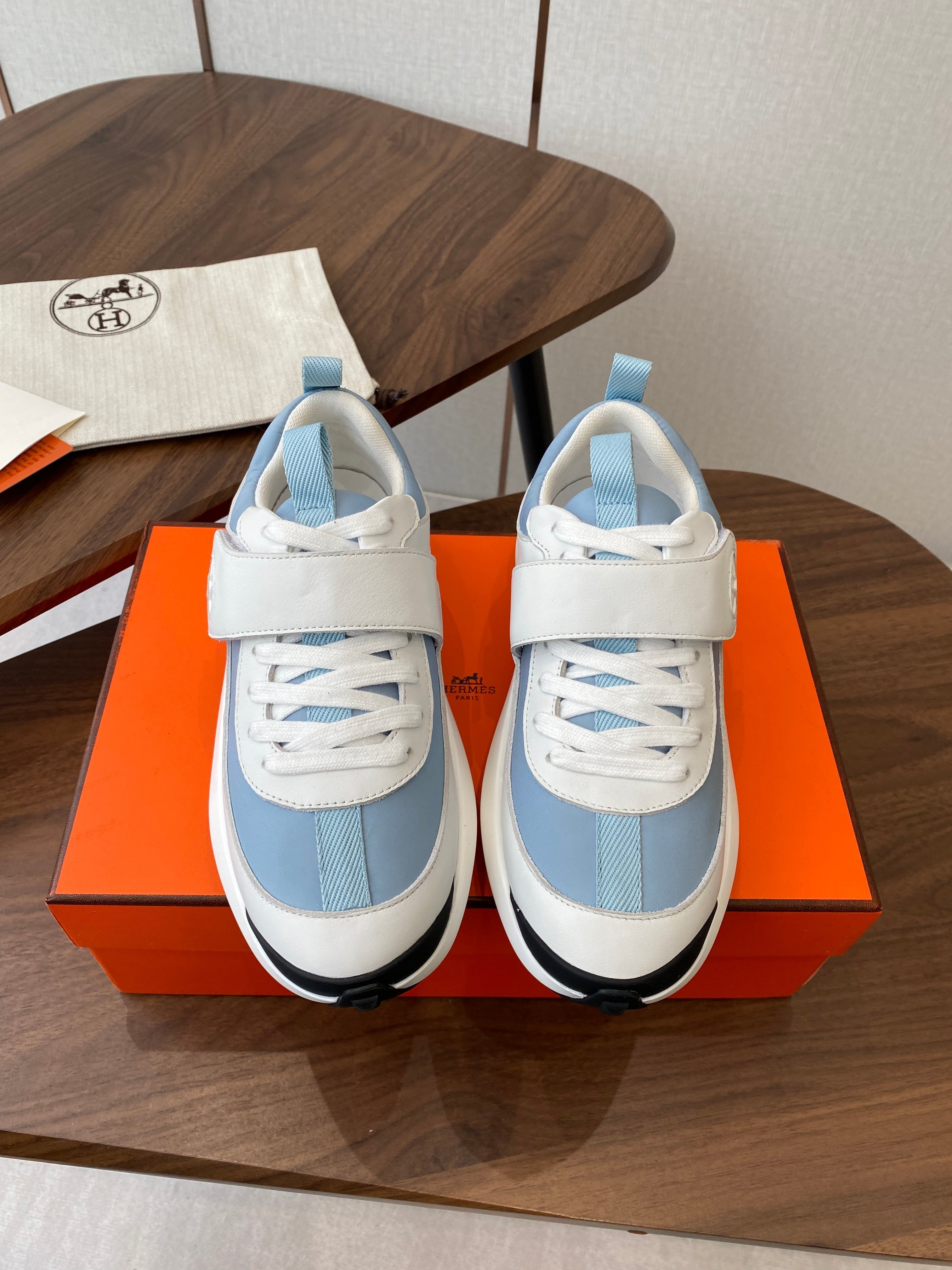 HM couple's sneakers white blue beige suede